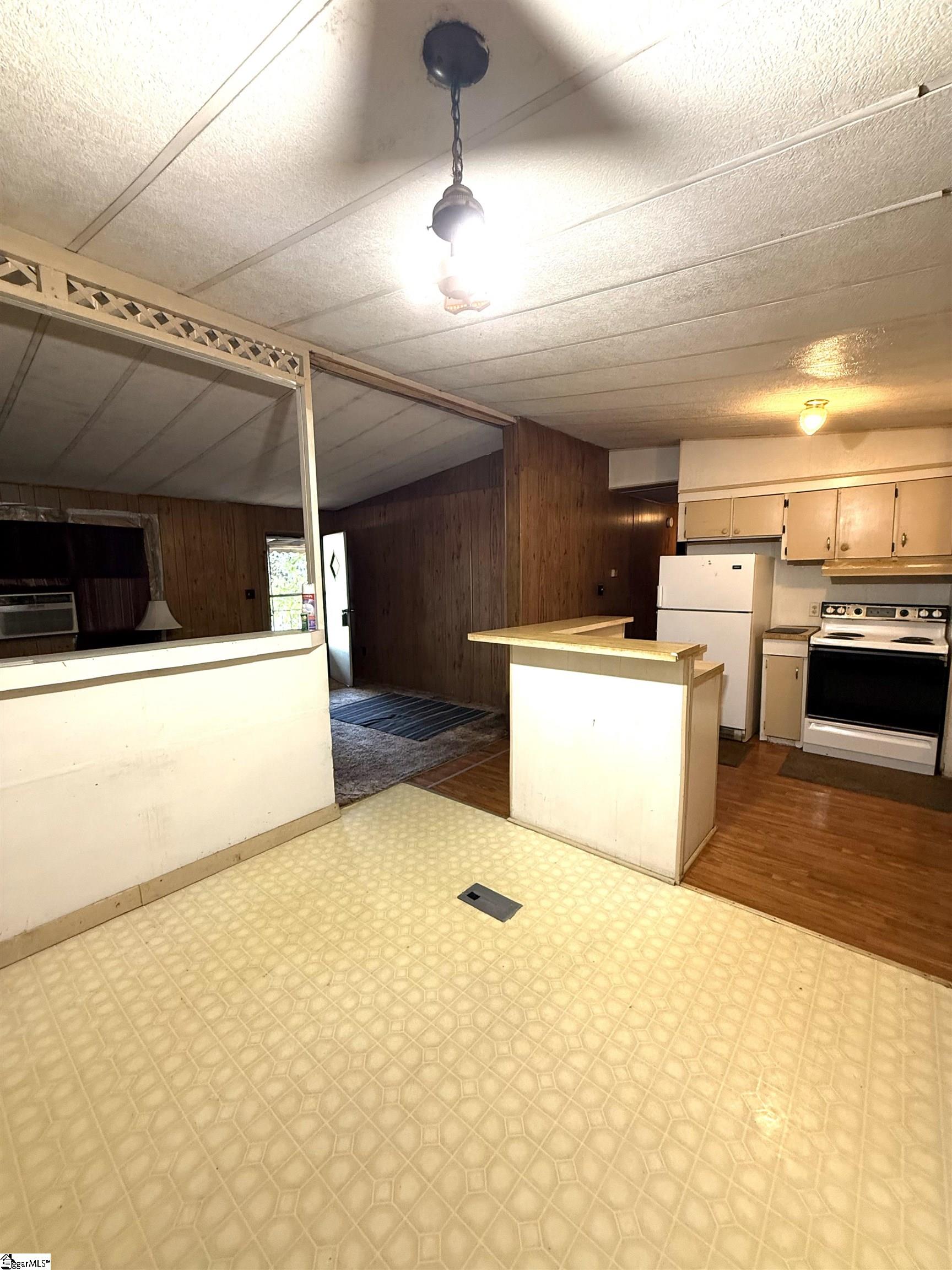 144 Davis Street Central, SC 29630