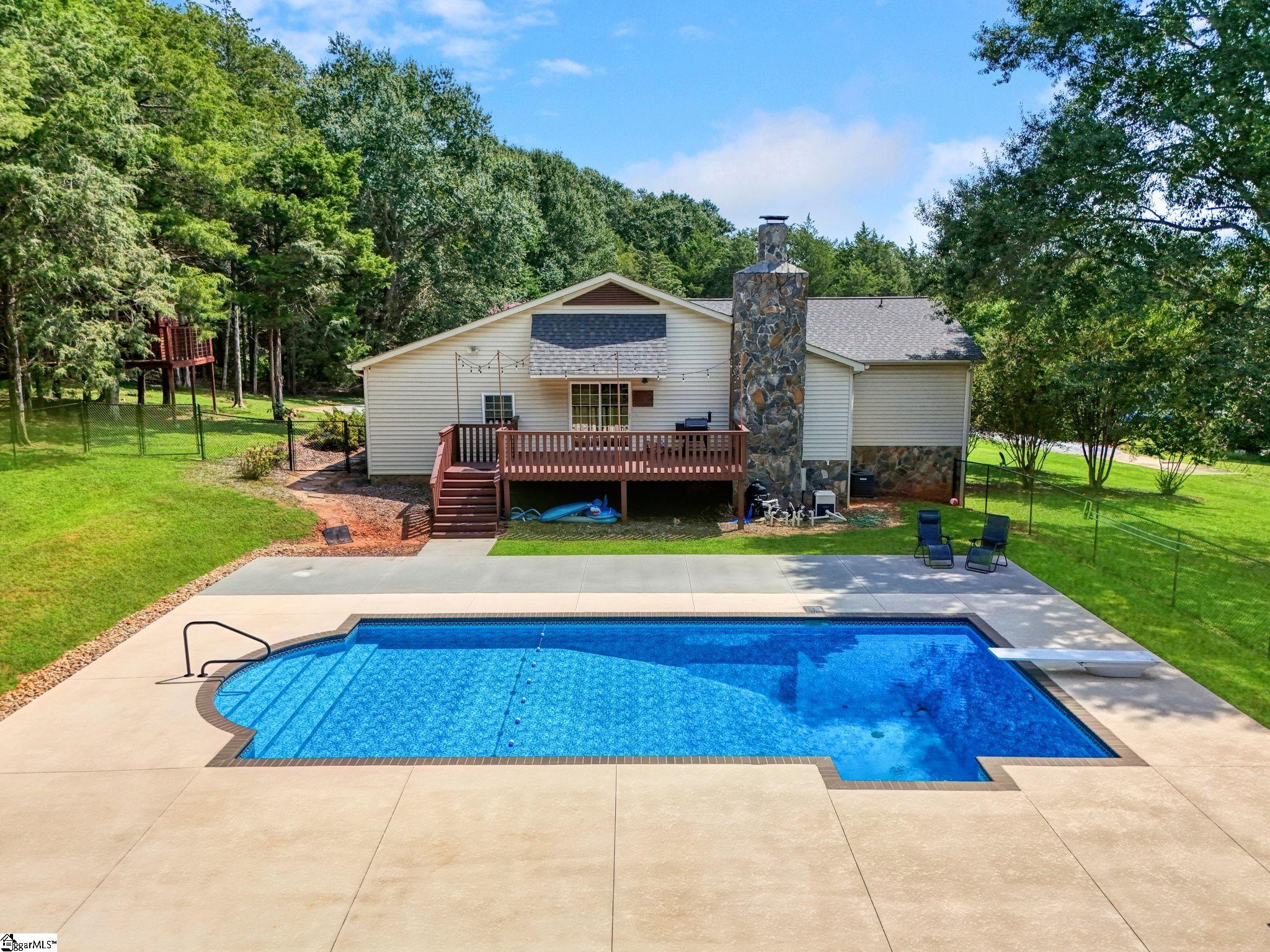 547 Crest Drive Easley, SC 29640