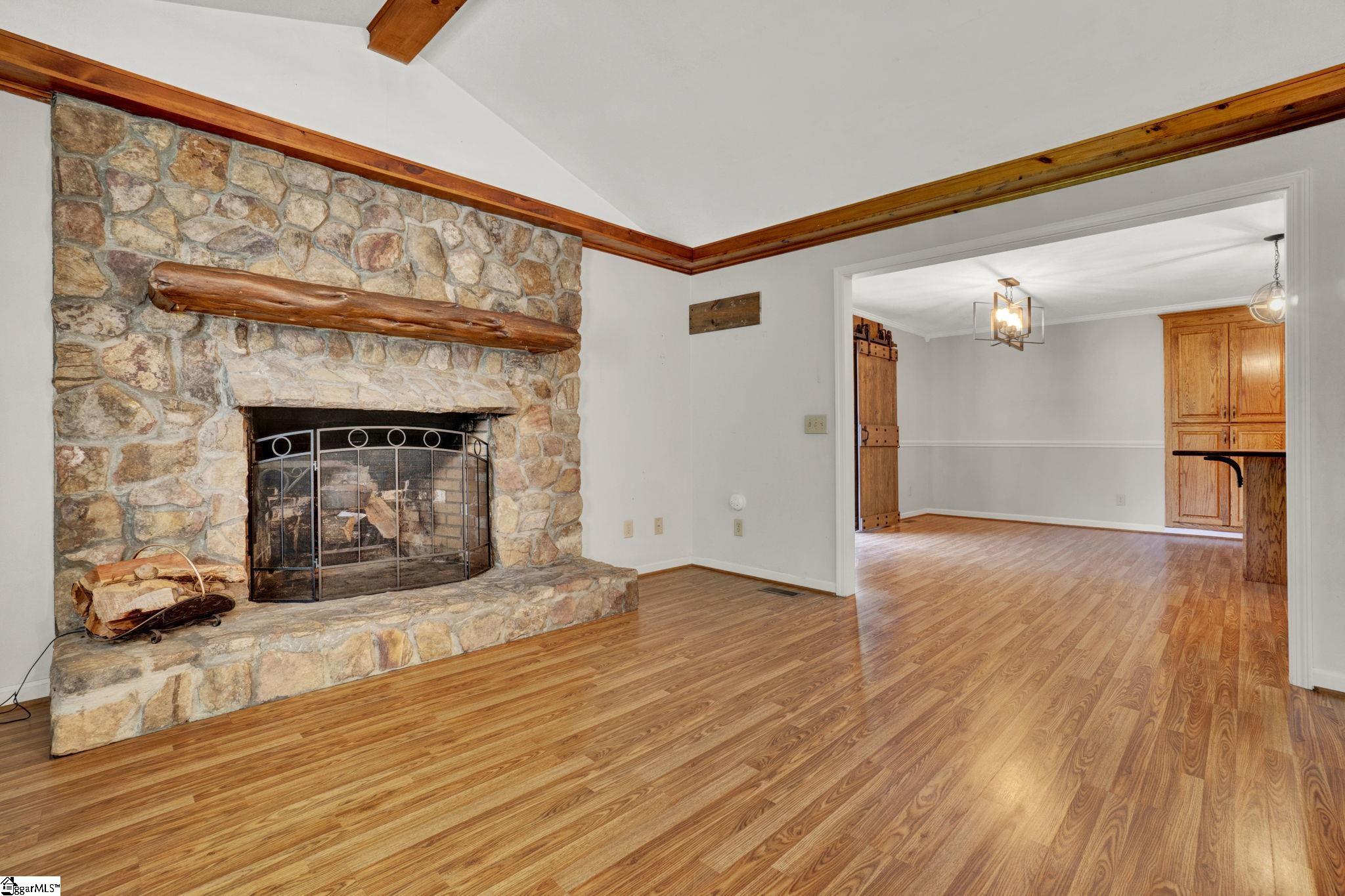 547 Crest Drive Easley, SC 29640