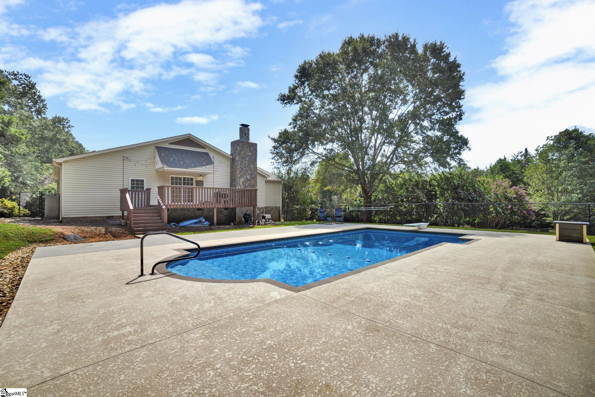 547 Crest Drive Easley, SC 29640