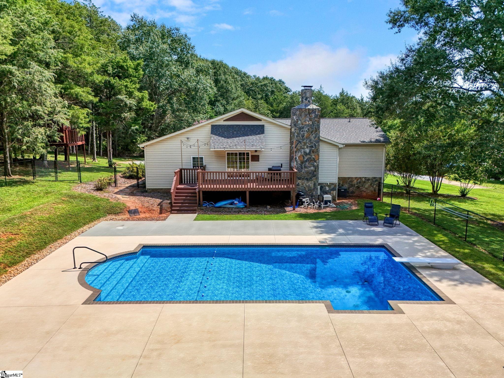 547 Crest Drive Easley, SC 29640