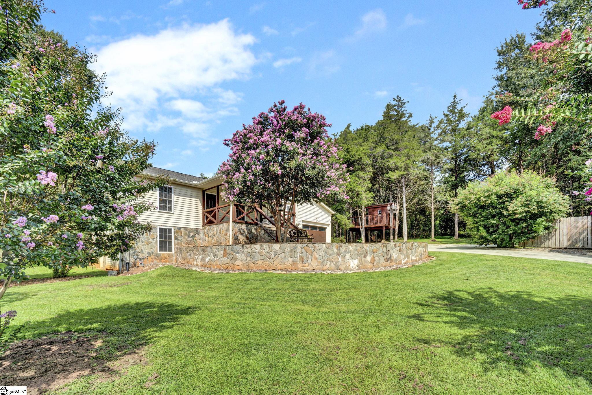 547 Crest Drive Easley, SC 29640