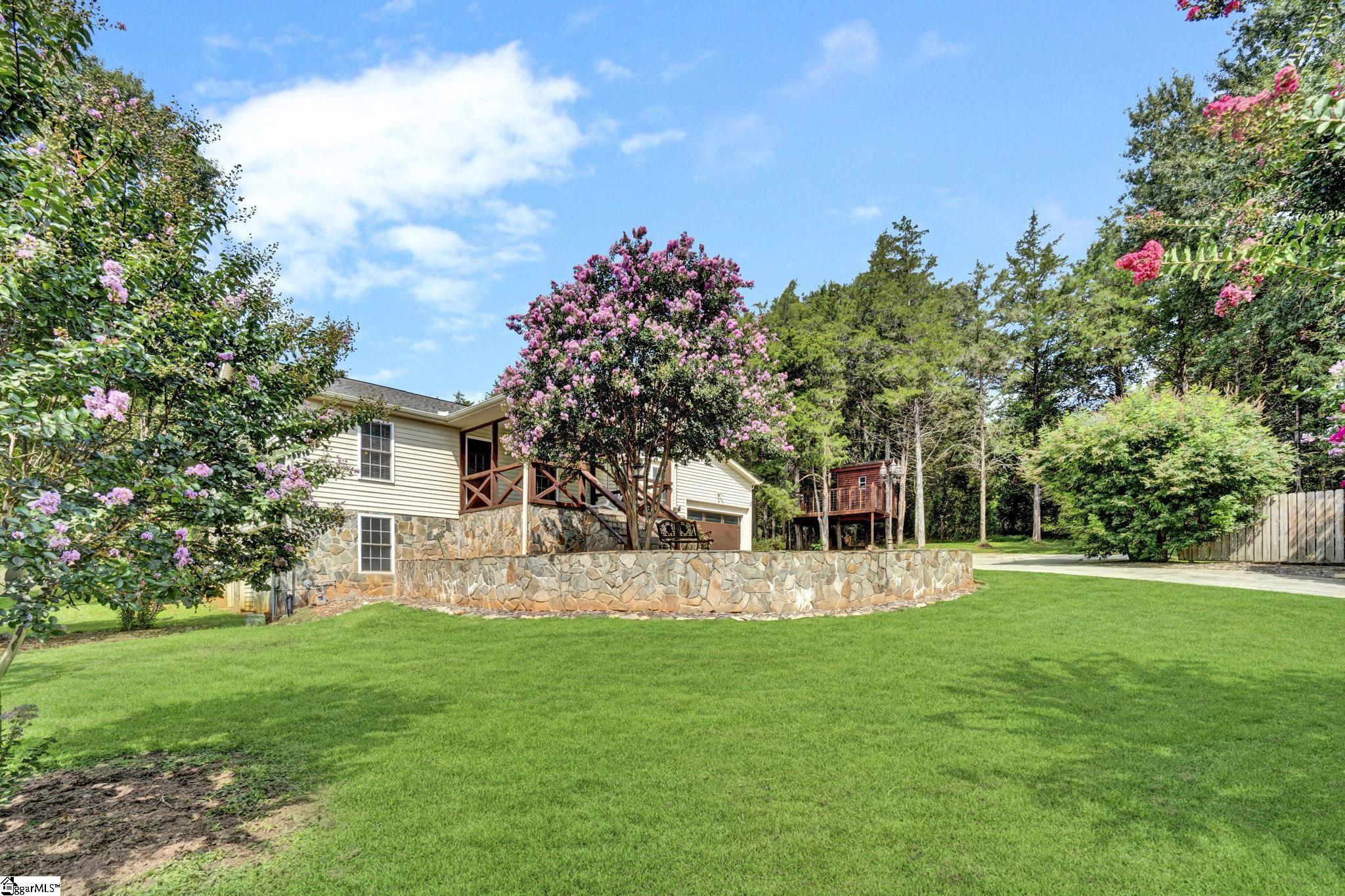 547 Crest Drive Easley, SC 29640
