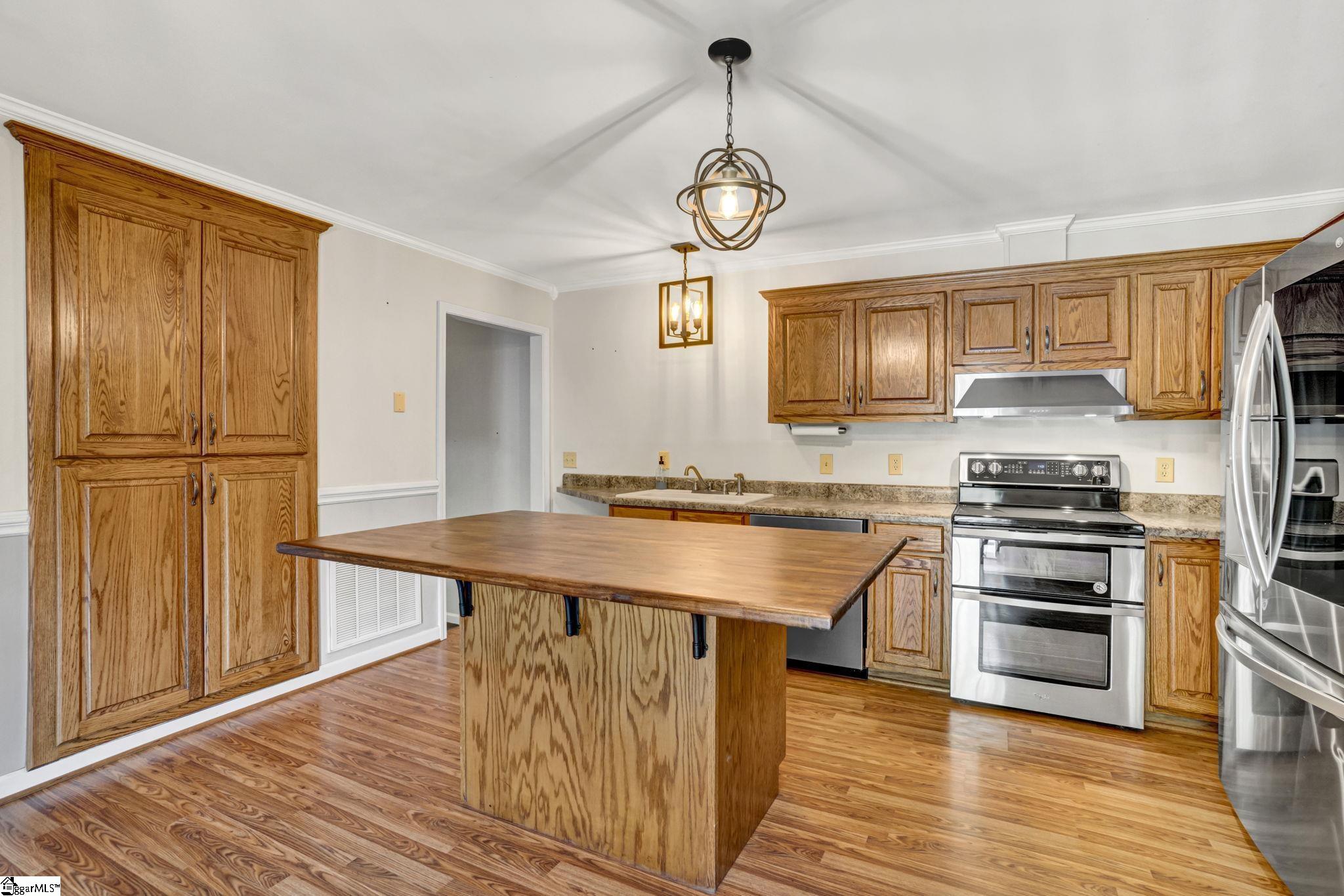 547 Crest Drive Easley, SC 29640