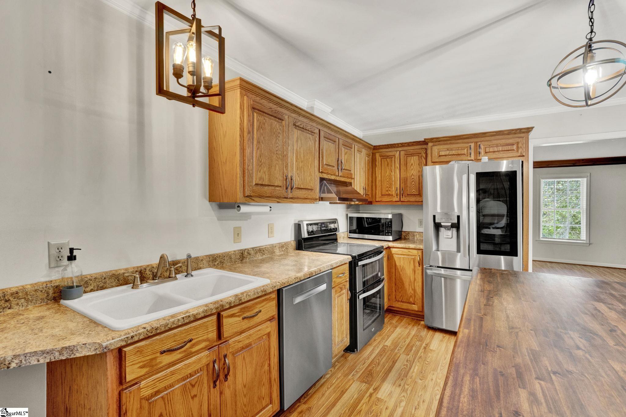 547 Crest Drive Easley, SC 29640