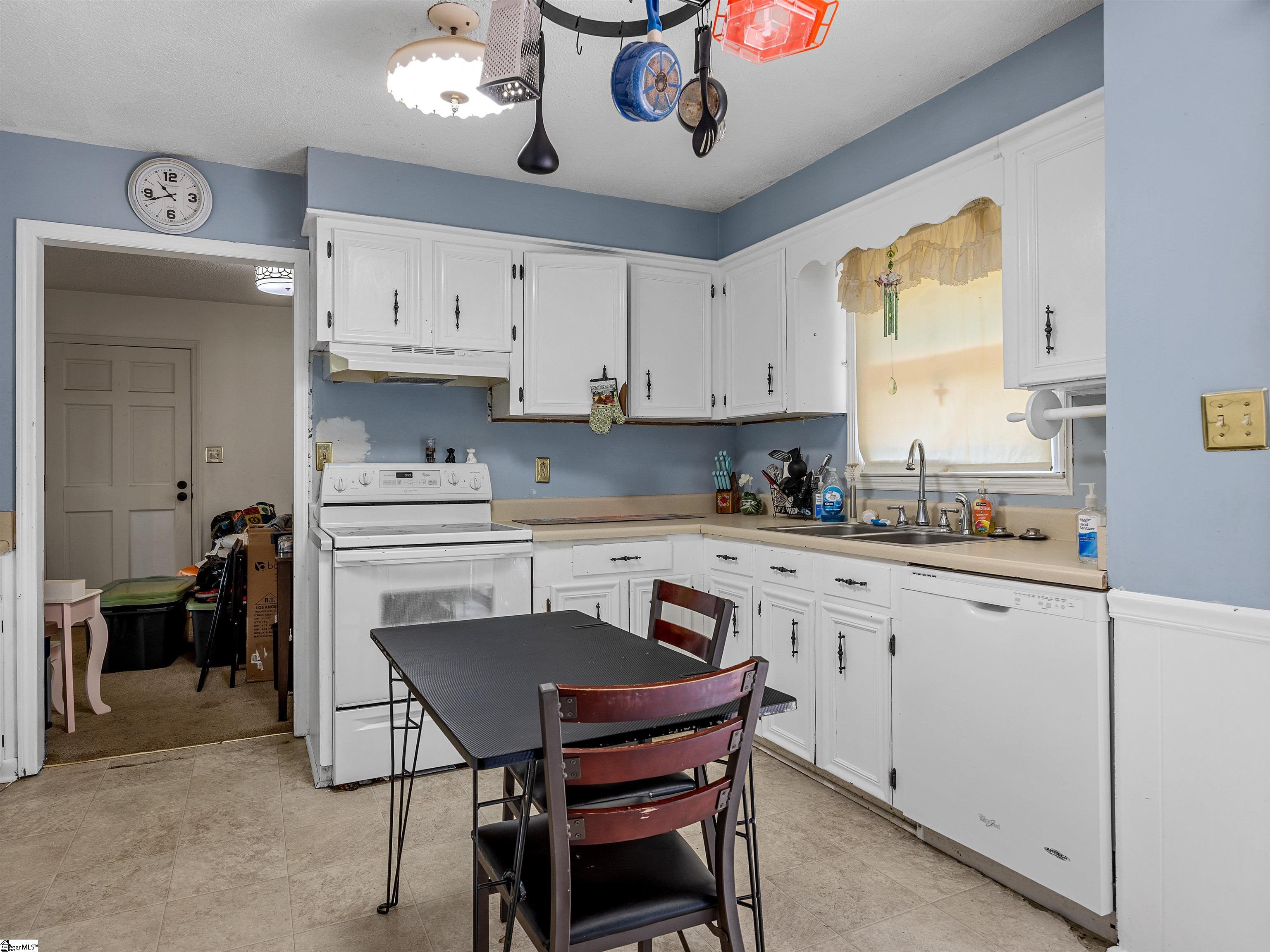 121 E Brookwood Lane Cowpens, SC 29330