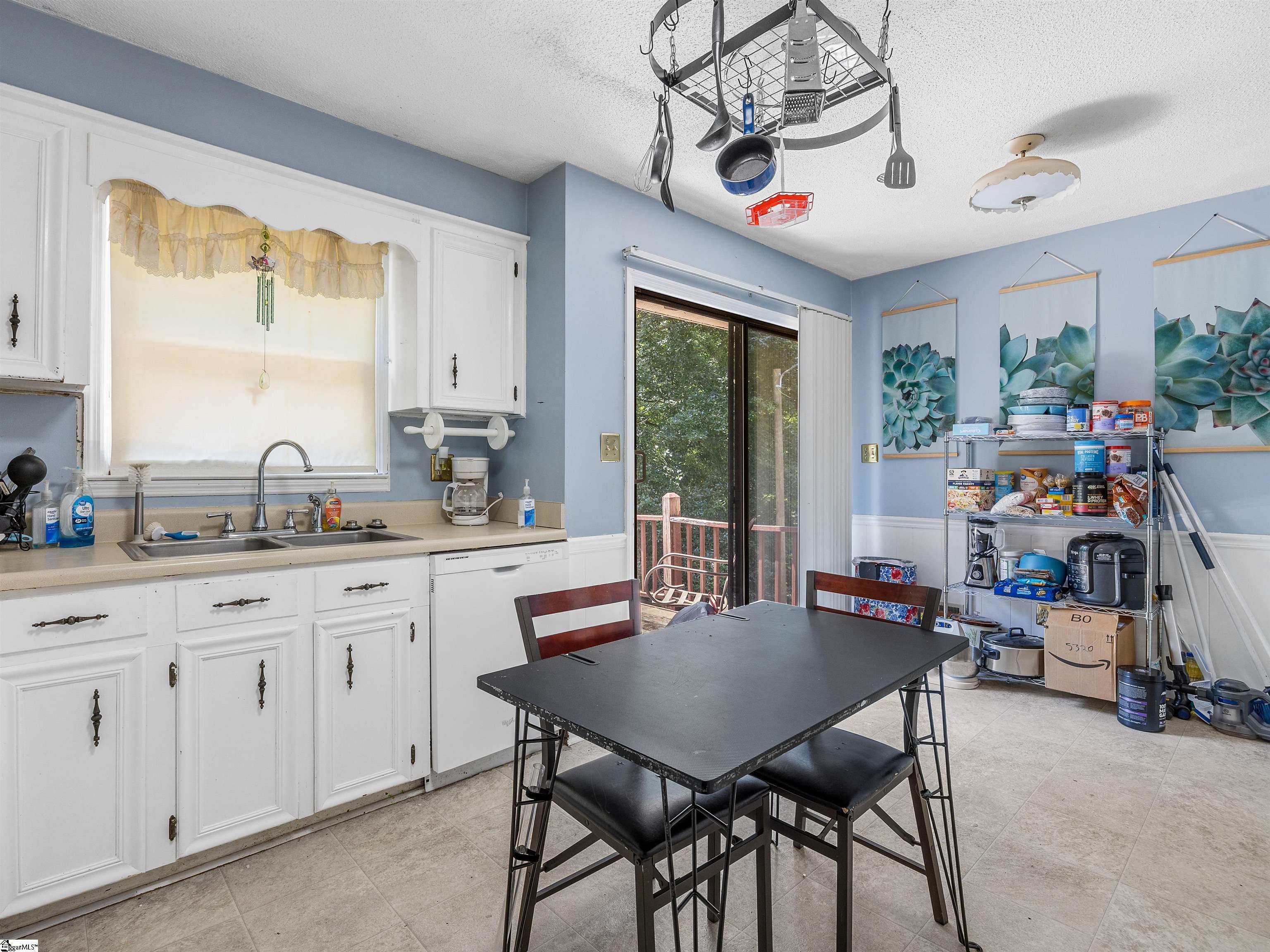 121 E Brookwood Lane Cowpens, SC 29330