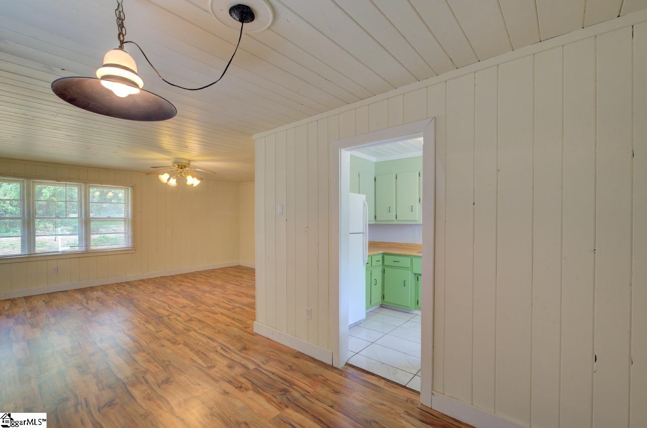 494 Longview Drive Spartanburg, SC 29303