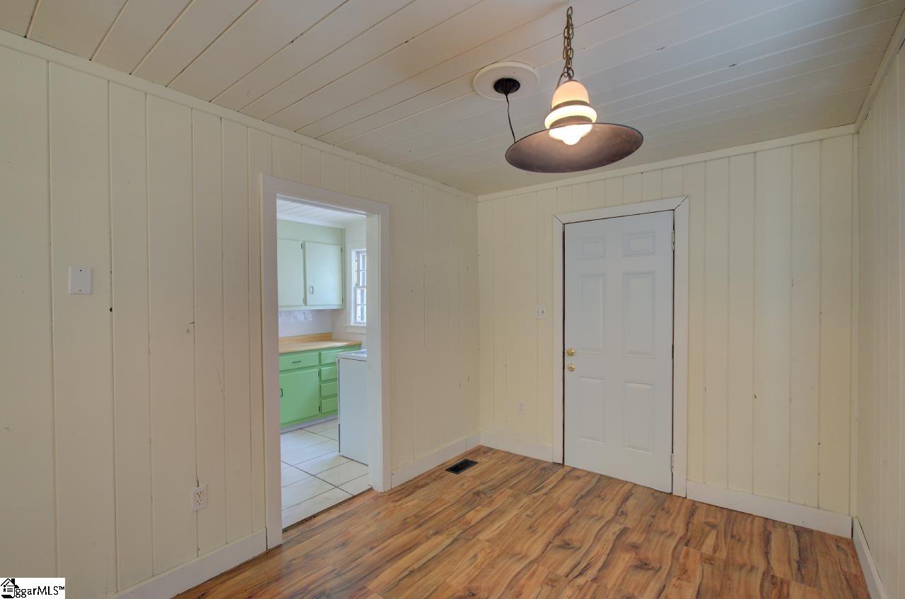494 Longview Drive Spartanburg, SC 29303