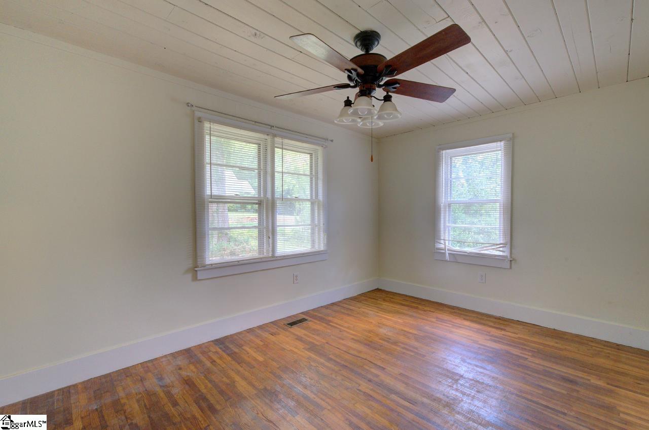 494 Longview Drive Spartanburg, SC 29303