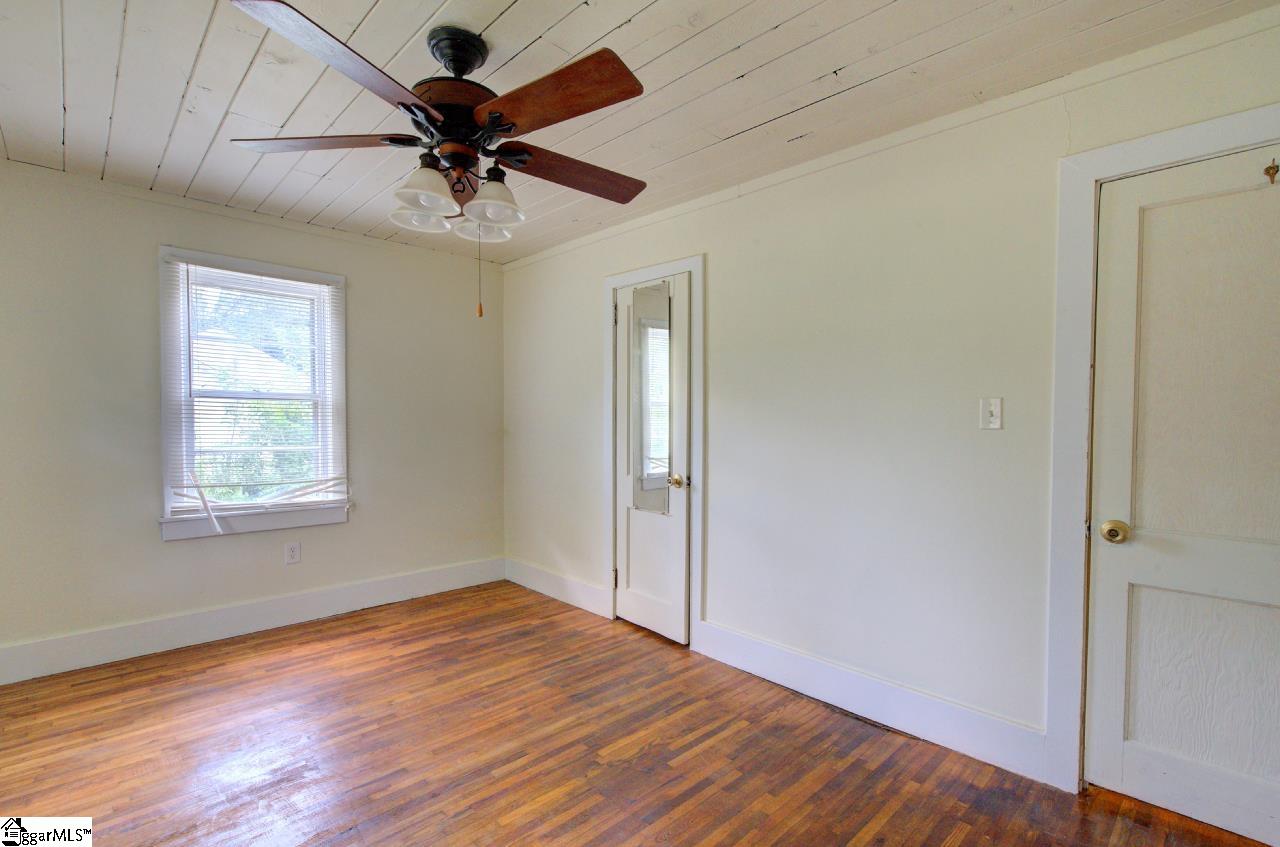 494 Longview Drive Spartanburg, SC 29303