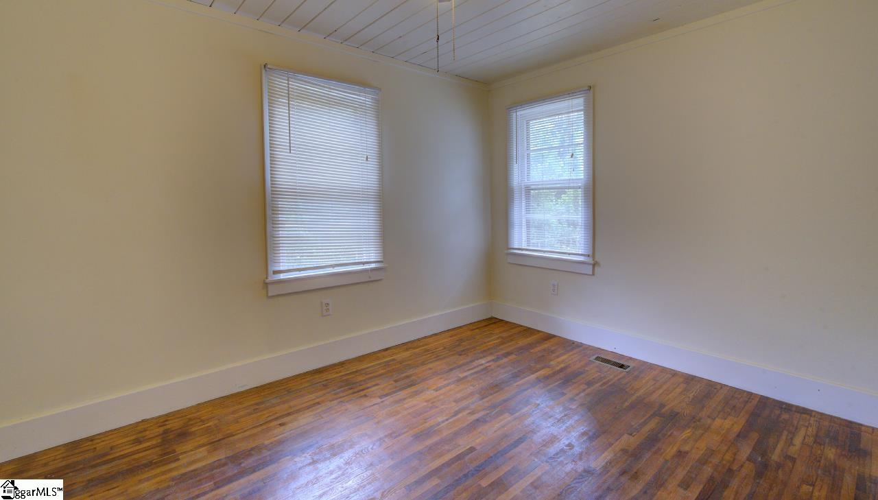 494 Longview Drive Spartanburg, SC 29303