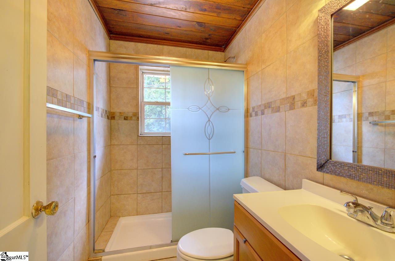 494 Longview Drive Spartanburg, SC 29303