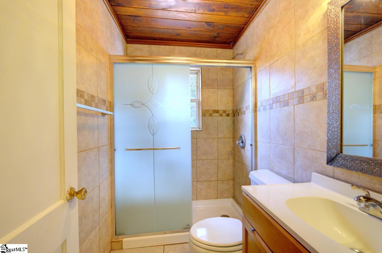 494 Longview Drive Spartanburg, SC 29303