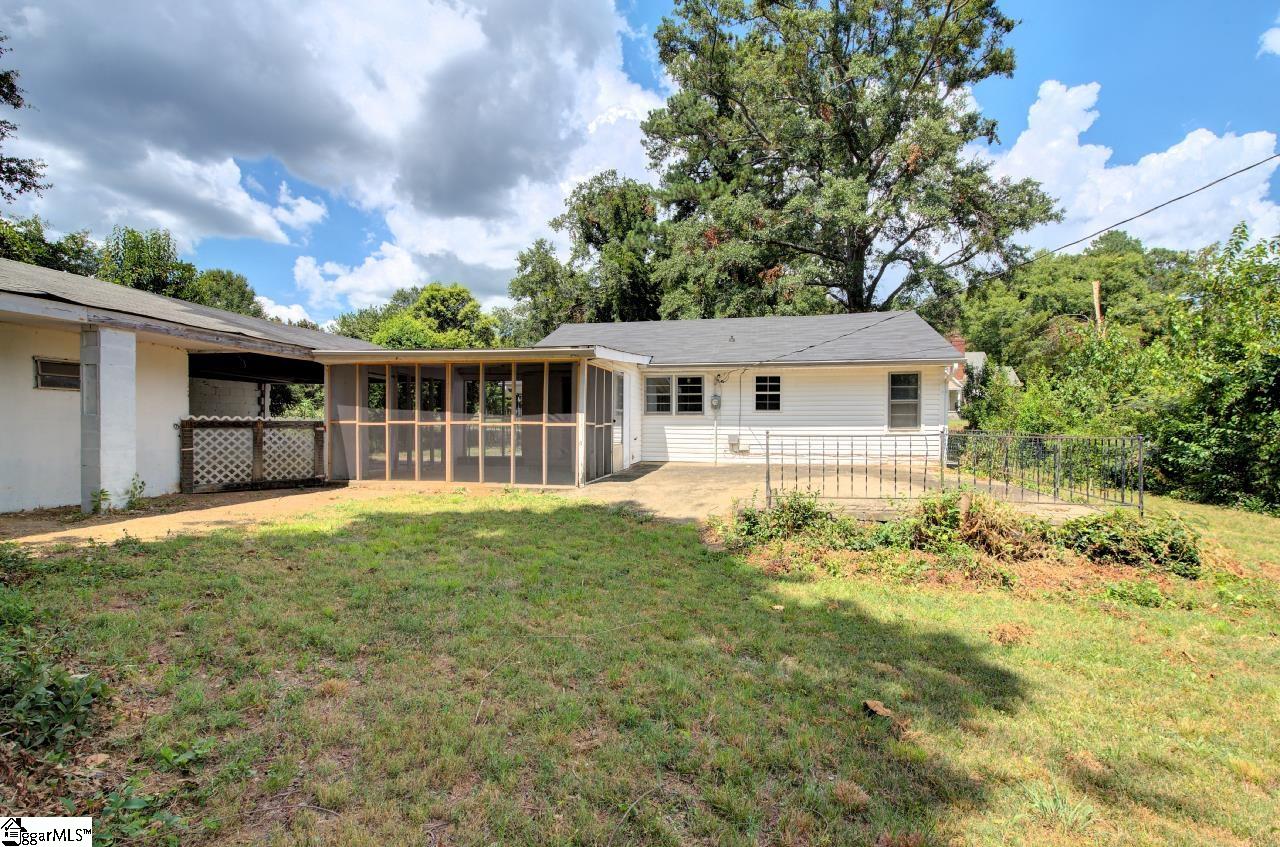494 Longview Drive Spartanburg, SC 29303