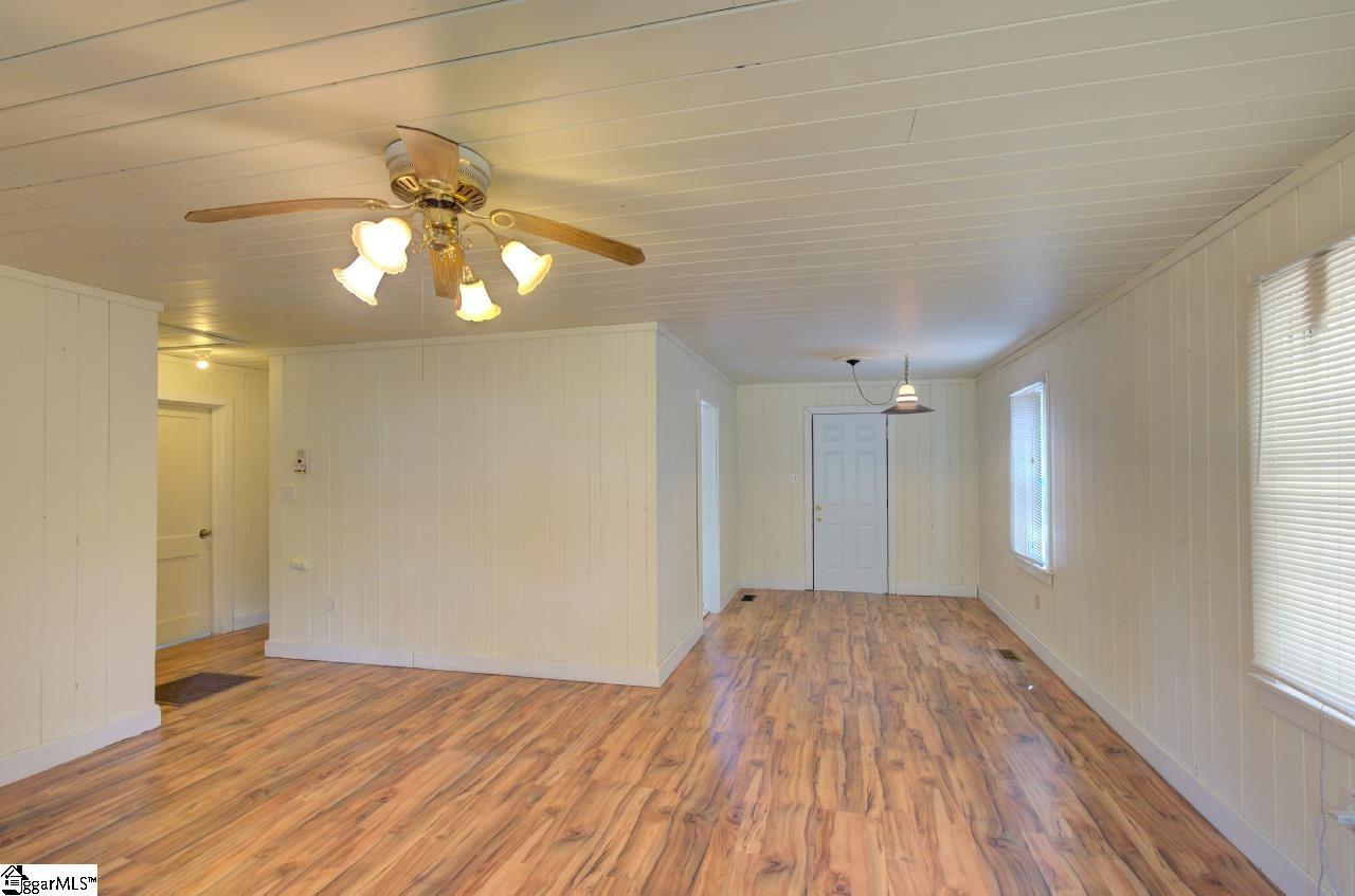 494 Longview Drive Spartanburg, SC 29303