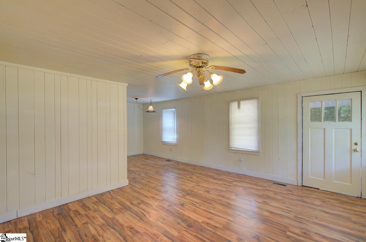 494 Longview Drive Spartanburg, SC 29303