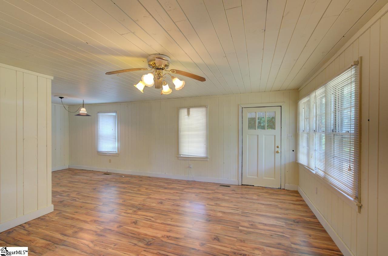 494 Longview Drive Spartanburg, SC 29303