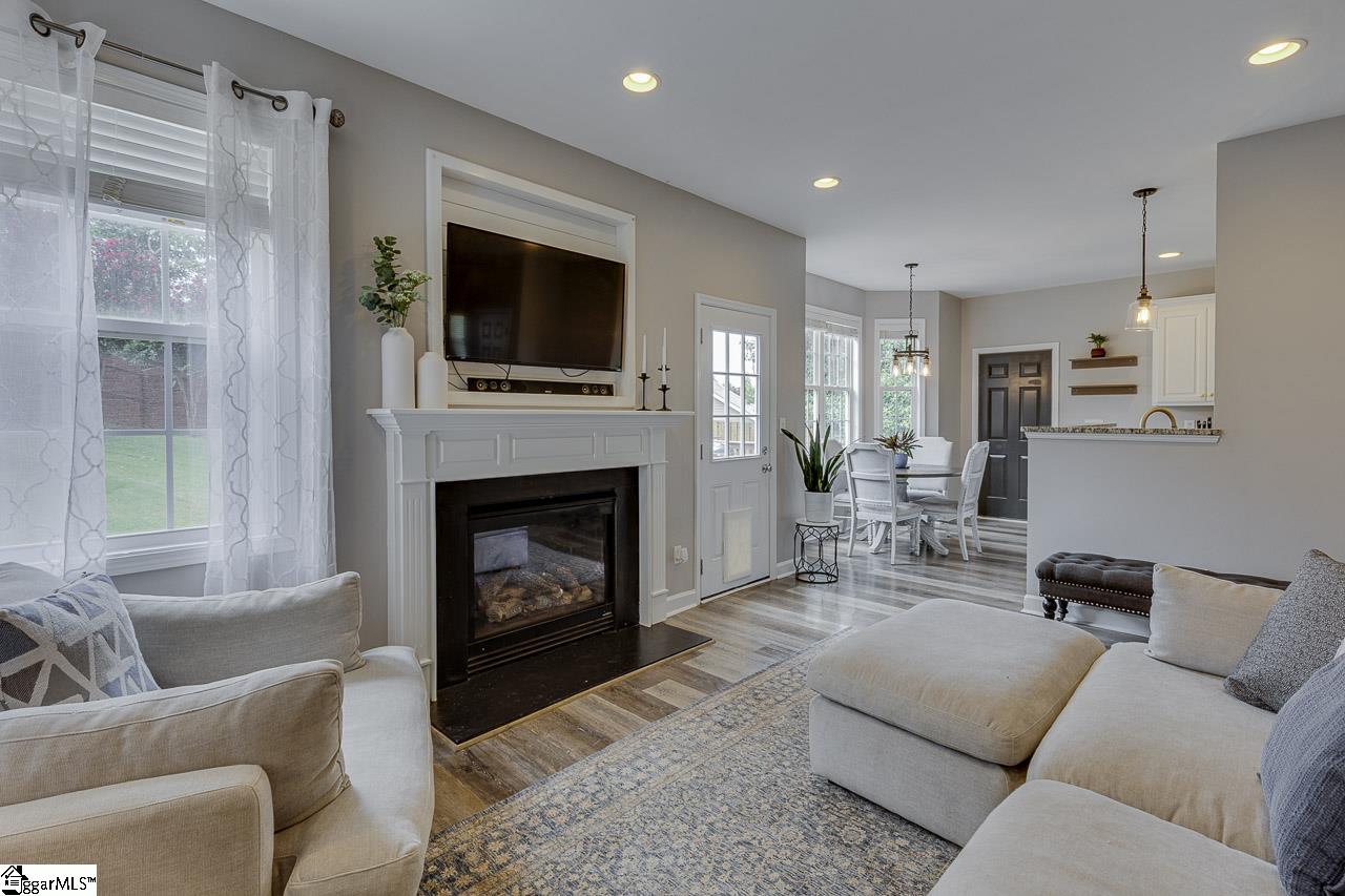304 Schooner Court Simpsonville, SC 29680