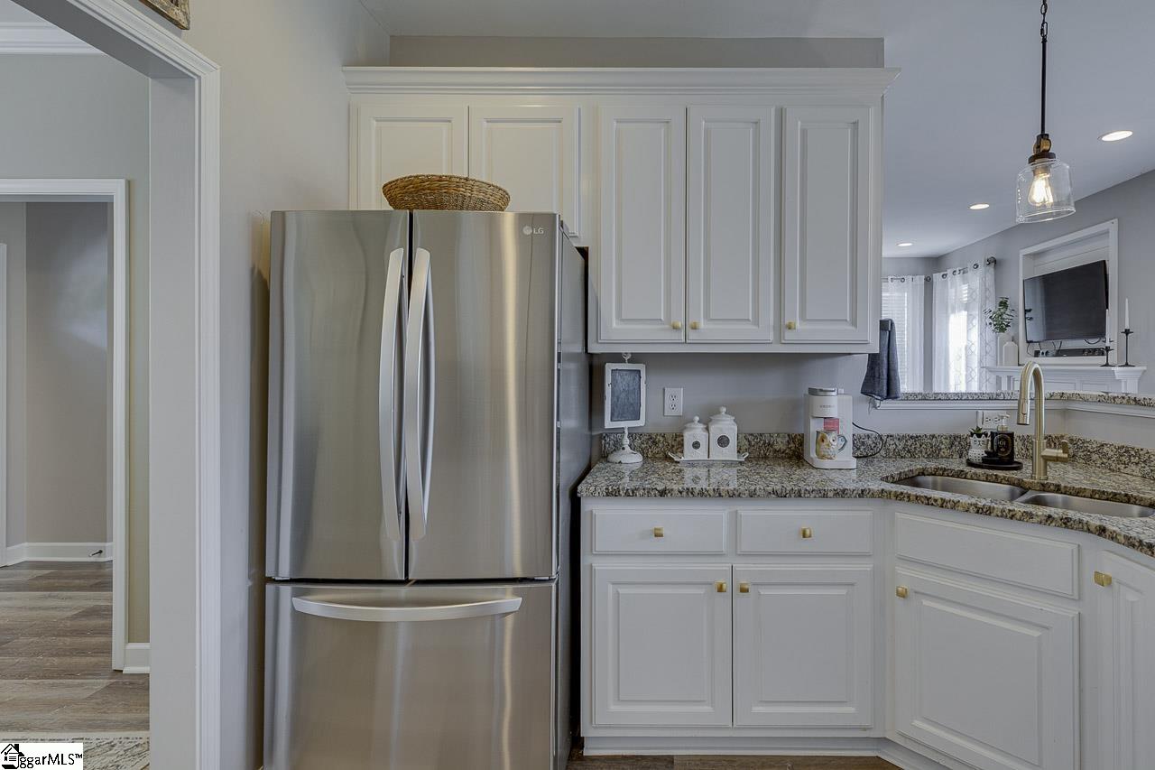 304 Schooner Court Simpsonville, SC 29680