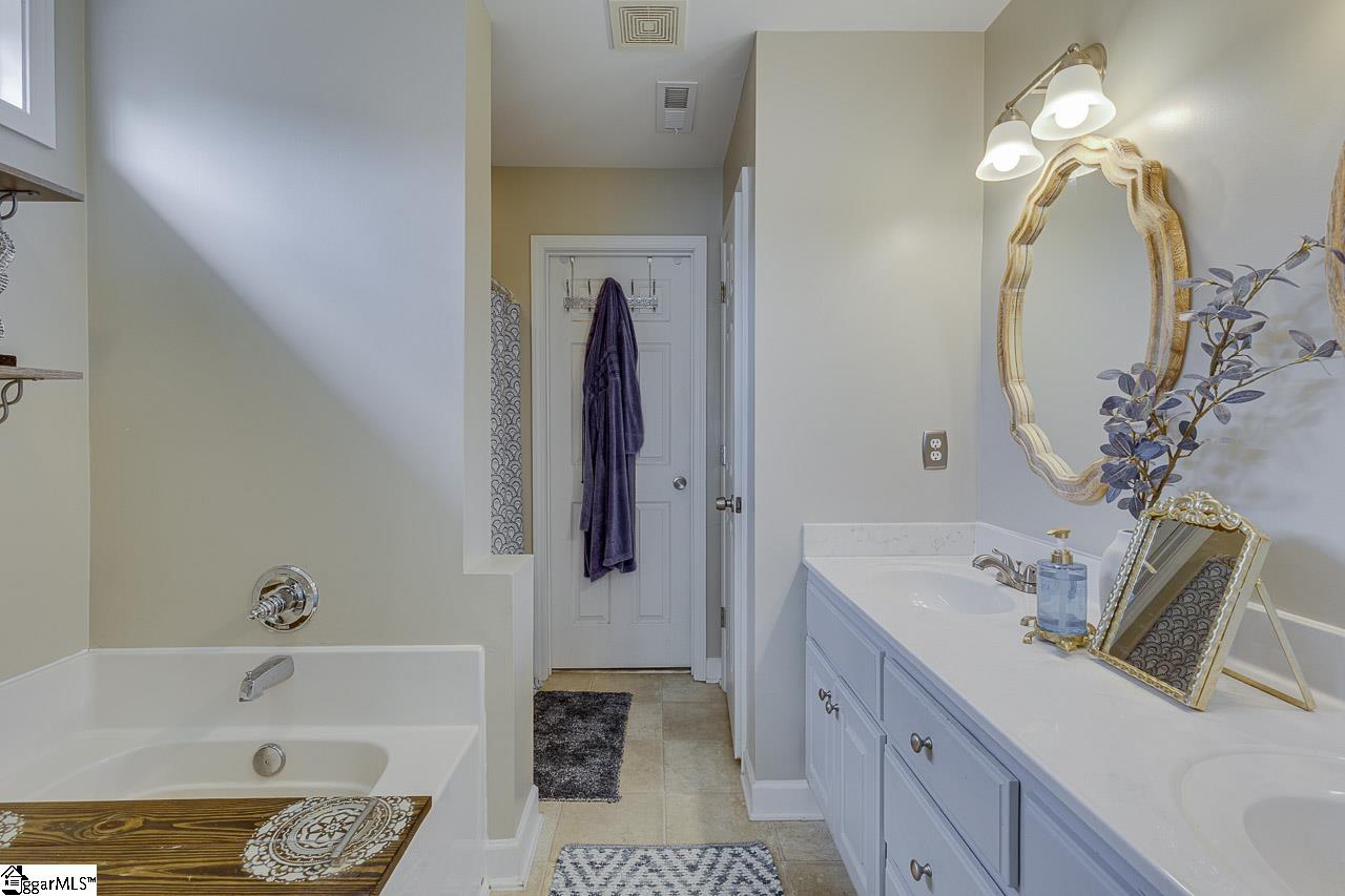 304 Schooner Court Simpsonville, SC 29680