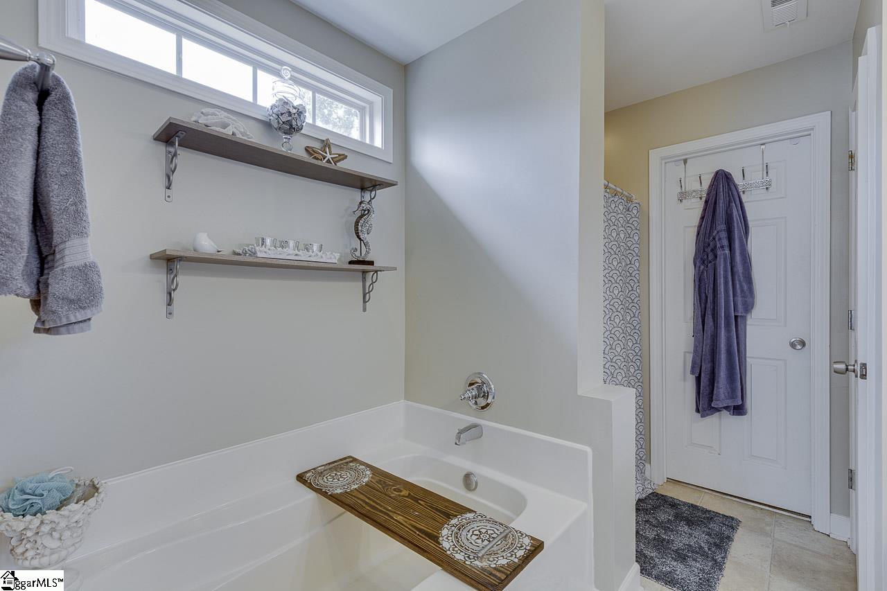 304 Schooner Court Simpsonville, SC 29680