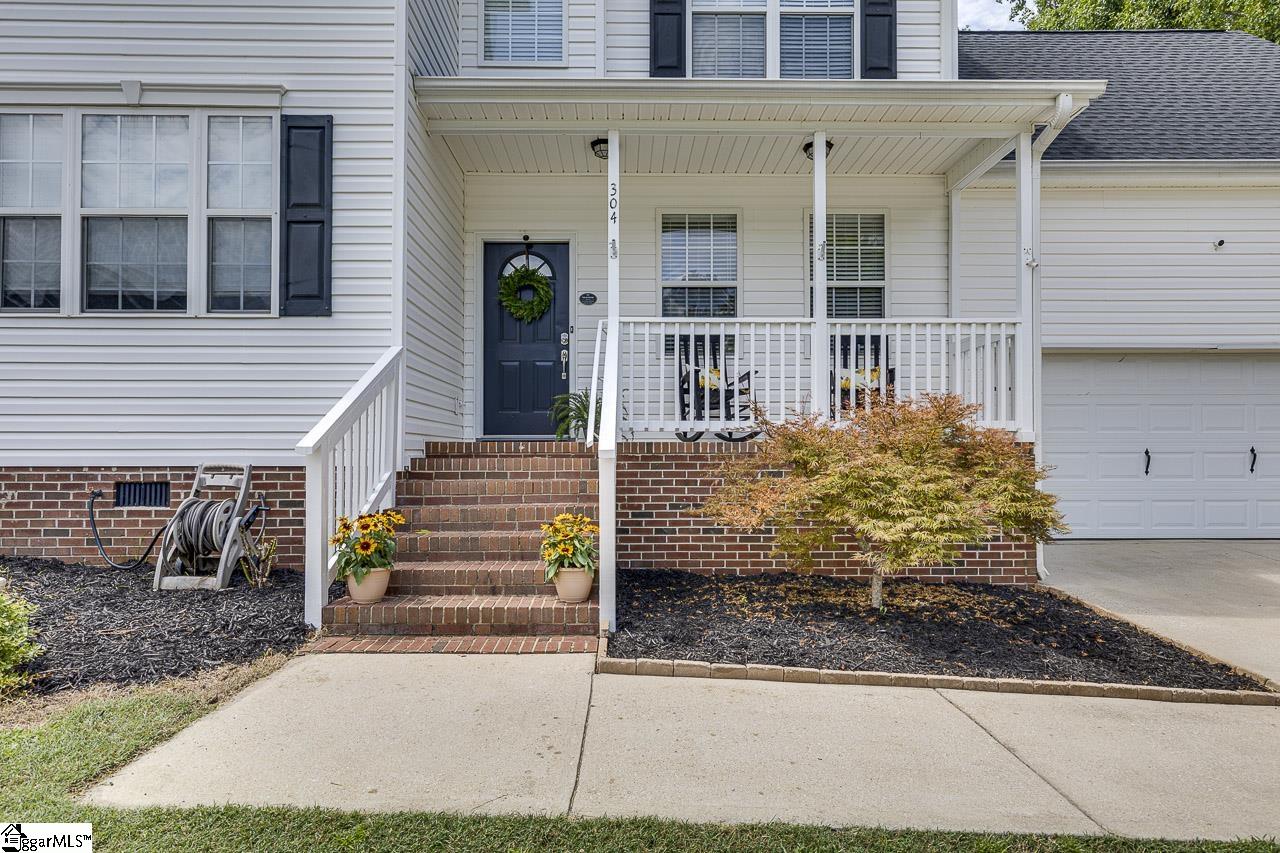 304 Schooner Court Simpsonville, SC 29680
