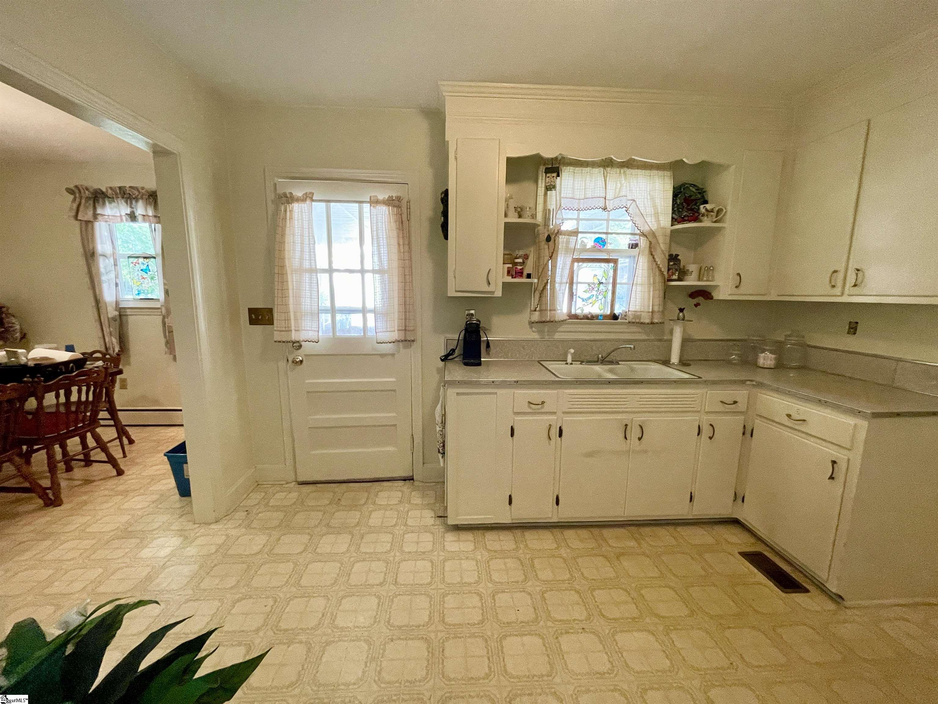 207 Elm Street Clinton, SC 29325