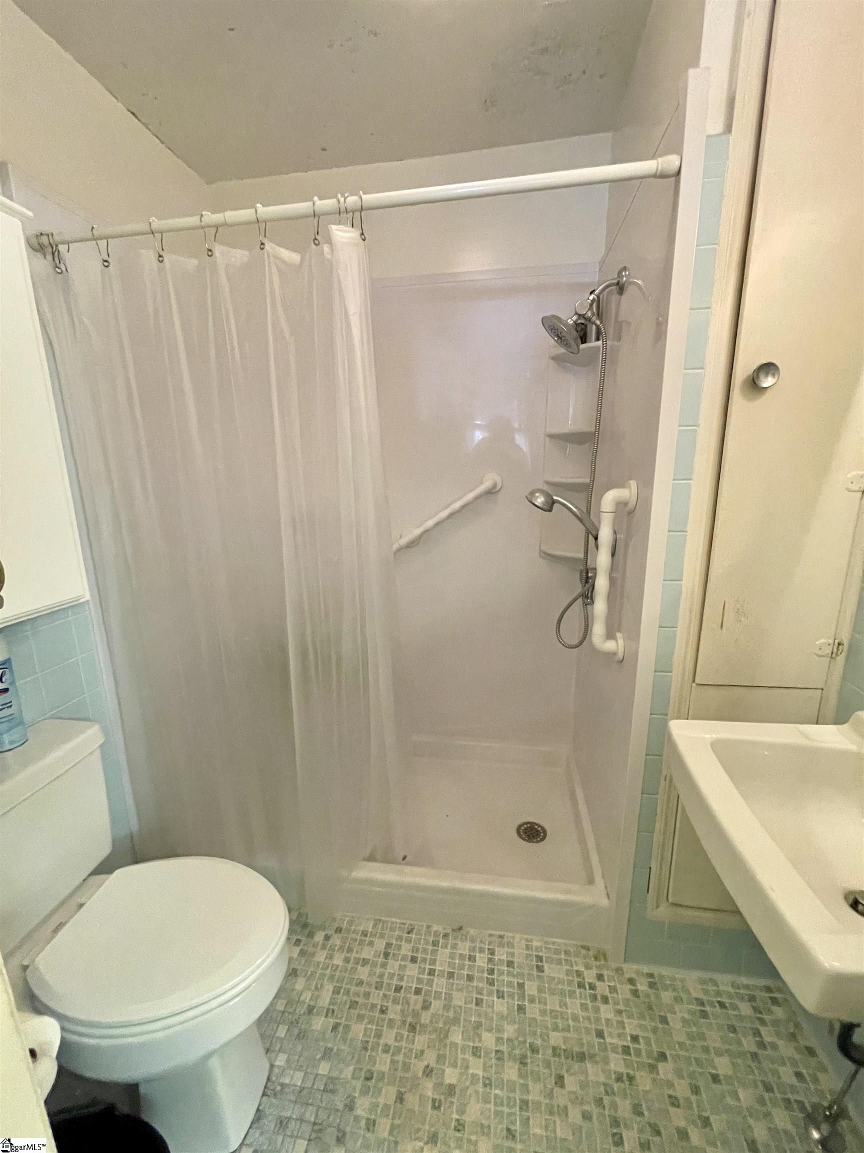 207 Elm Street Clinton, SC 29325