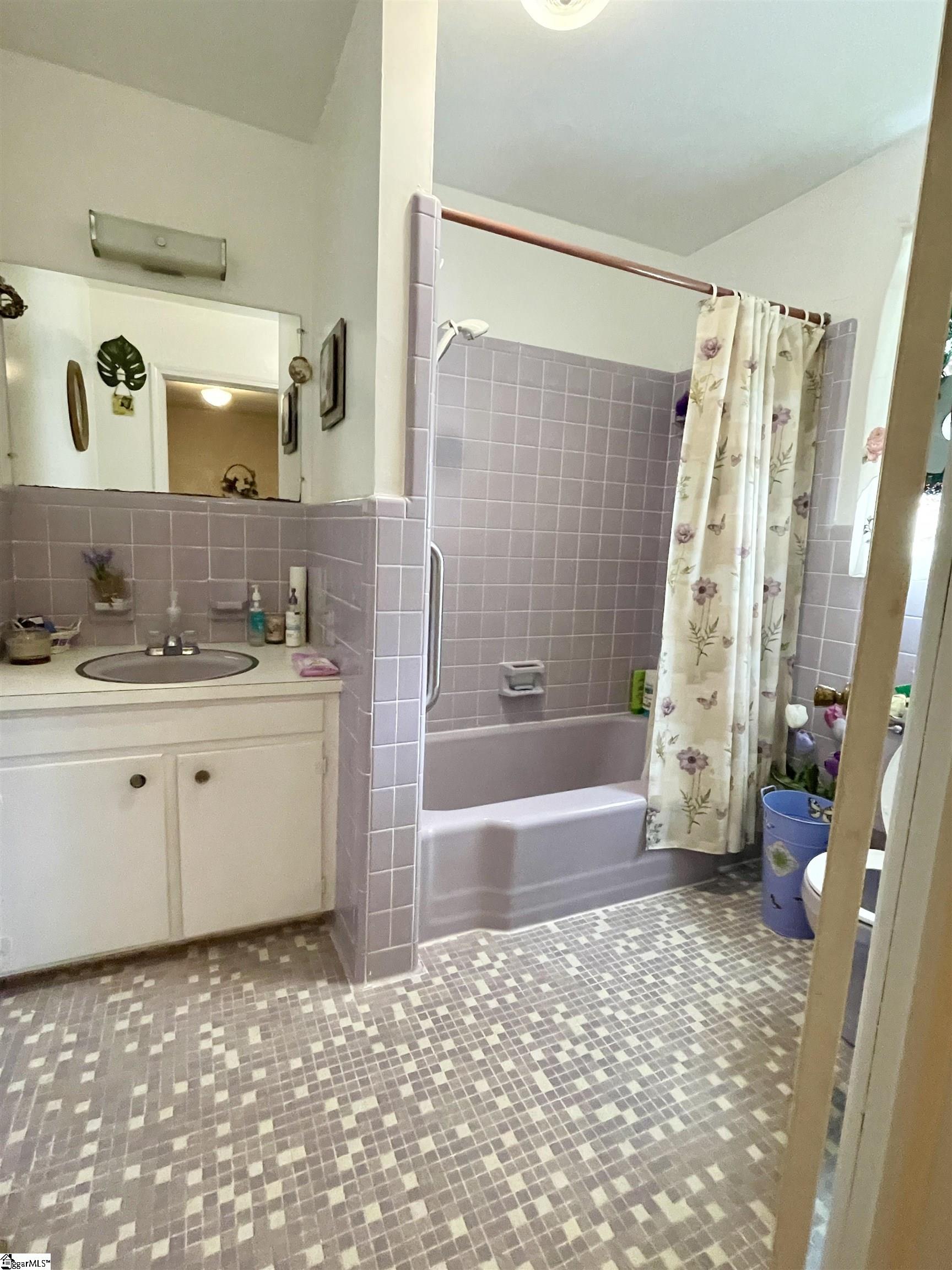 207 Elm Street Clinton, SC 29325