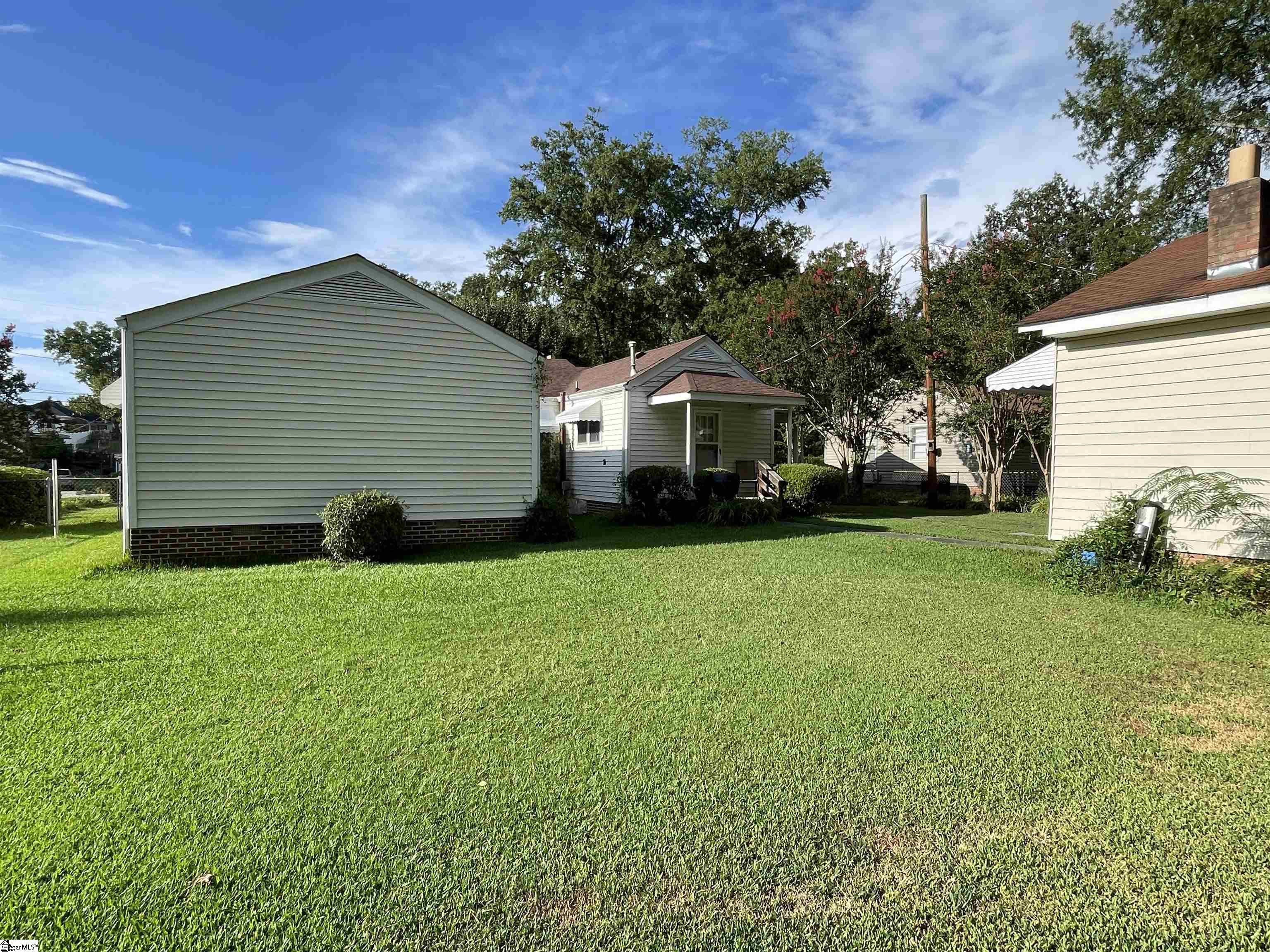 207 Elm Street Clinton, SC 29325