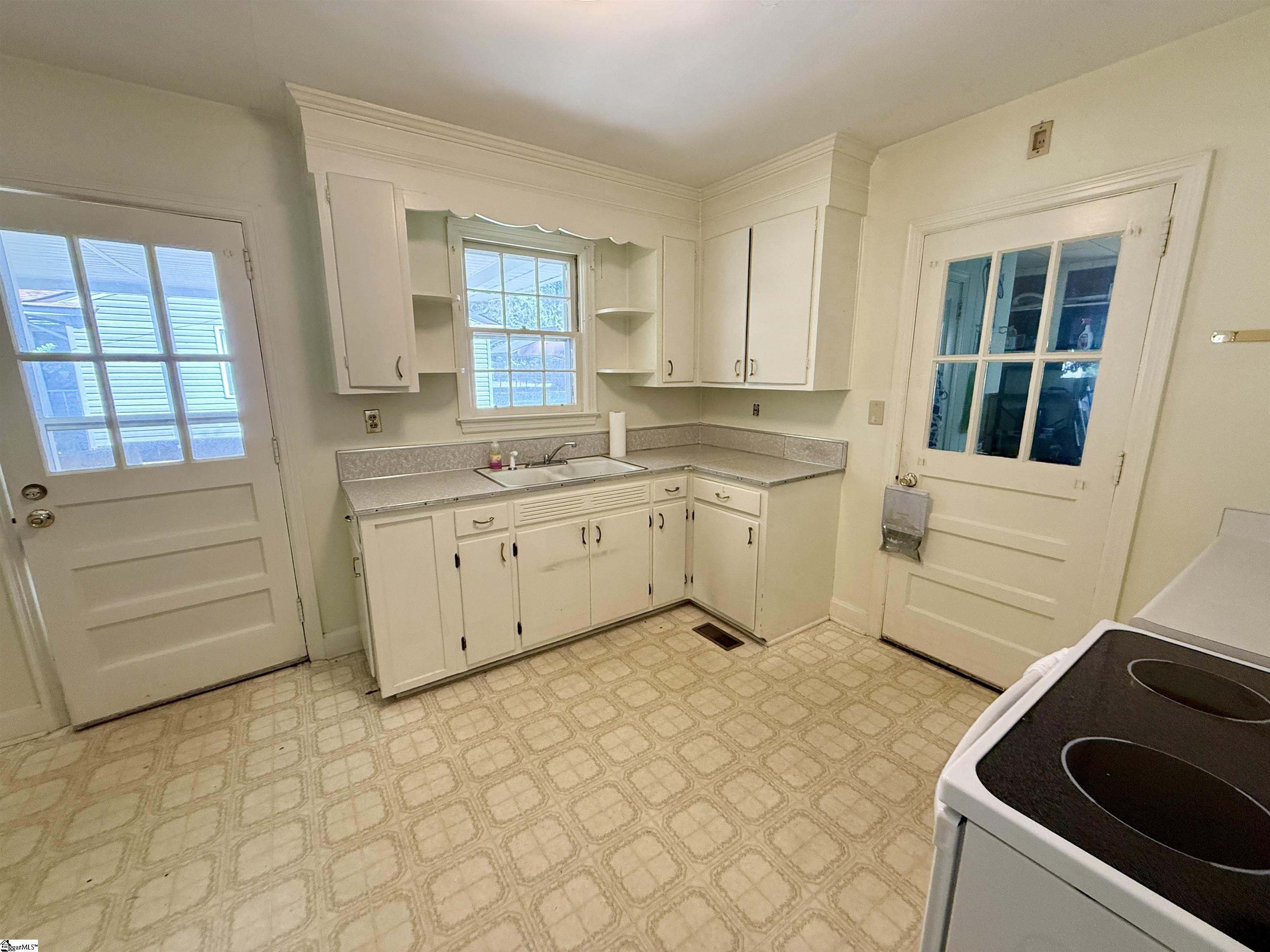 207 Elm Street Clinton, SC 29325