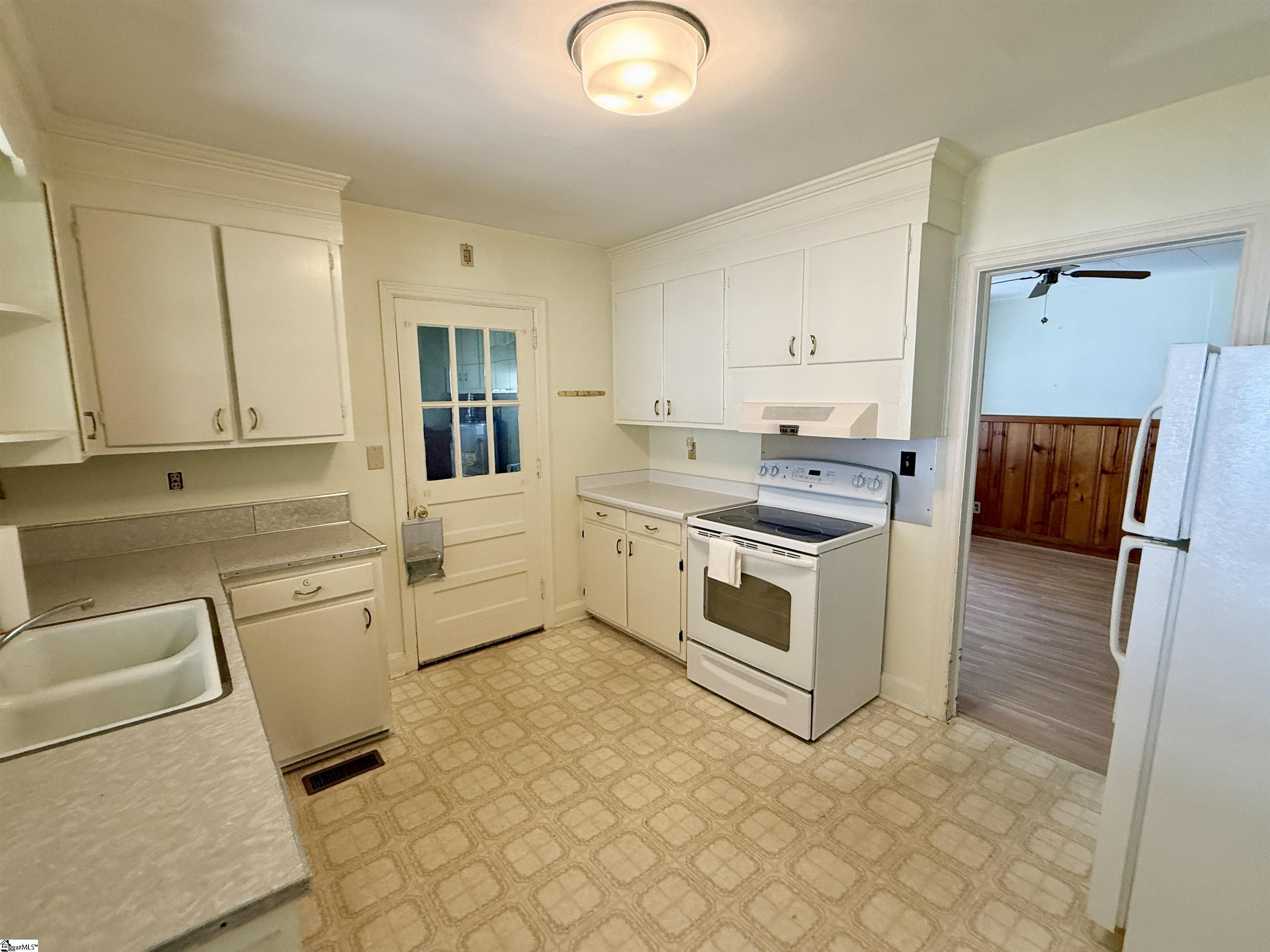 207 Elm Street Clinton, SC 29325