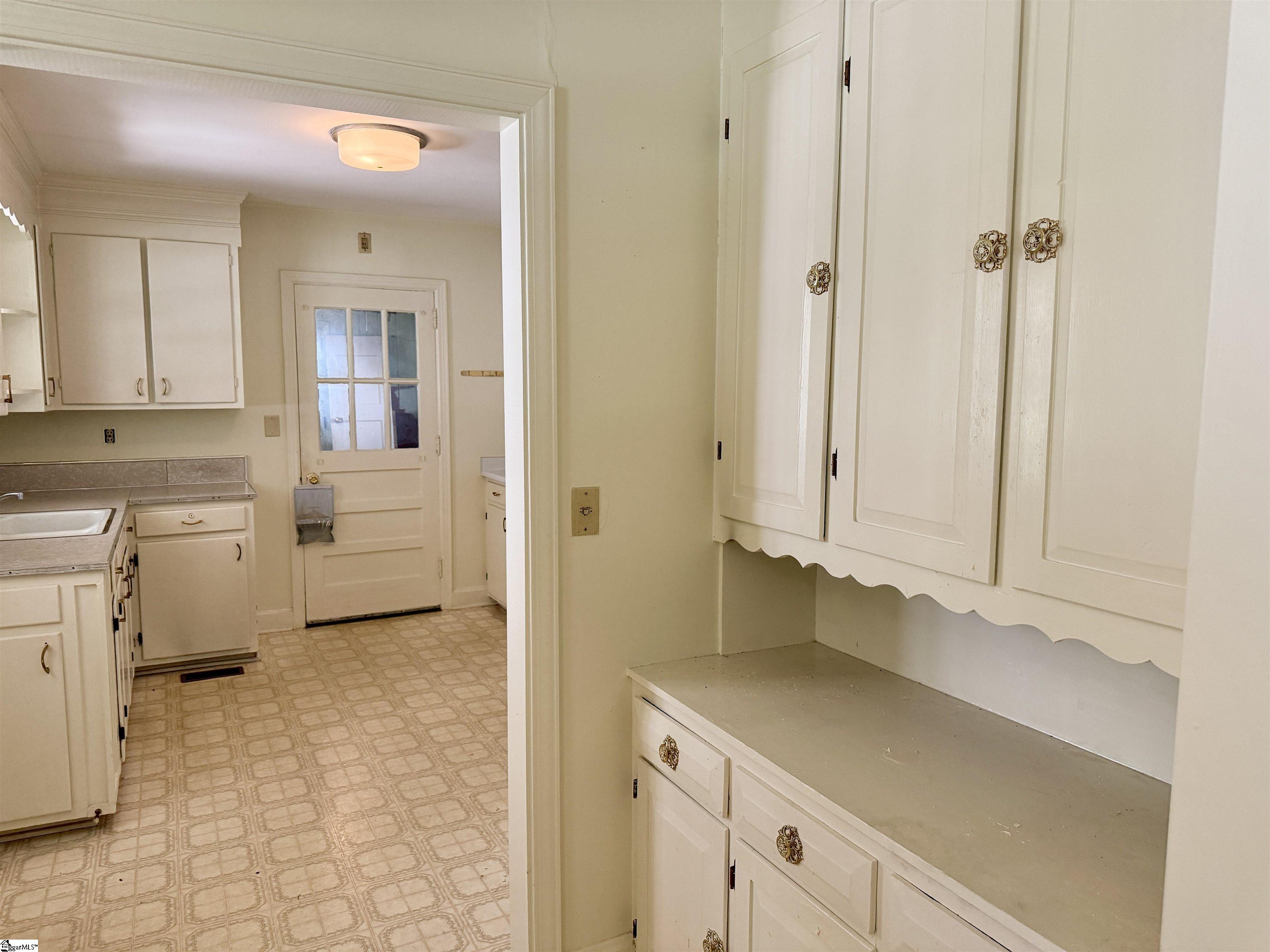 207 Elm Street Clinton, SC 29325