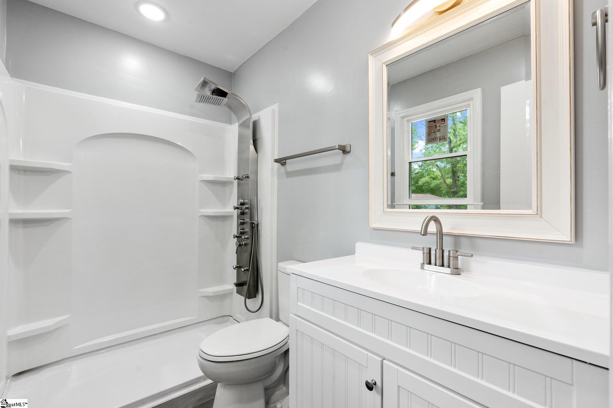160 Meadow Street Spartanburg, SC 29307