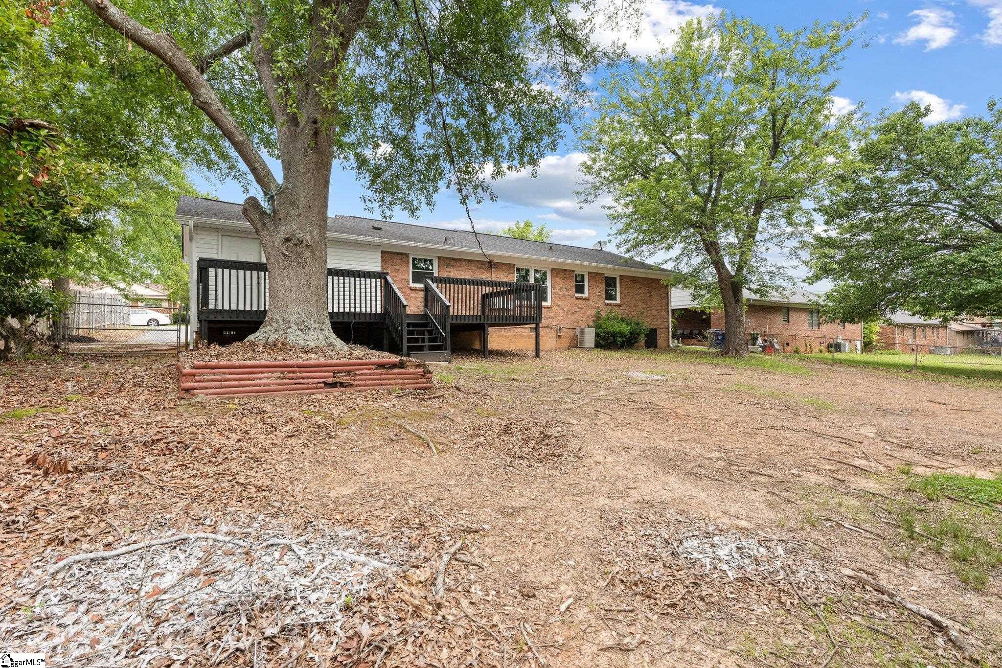 160 Meadow Street Spartanburg, SC 29307