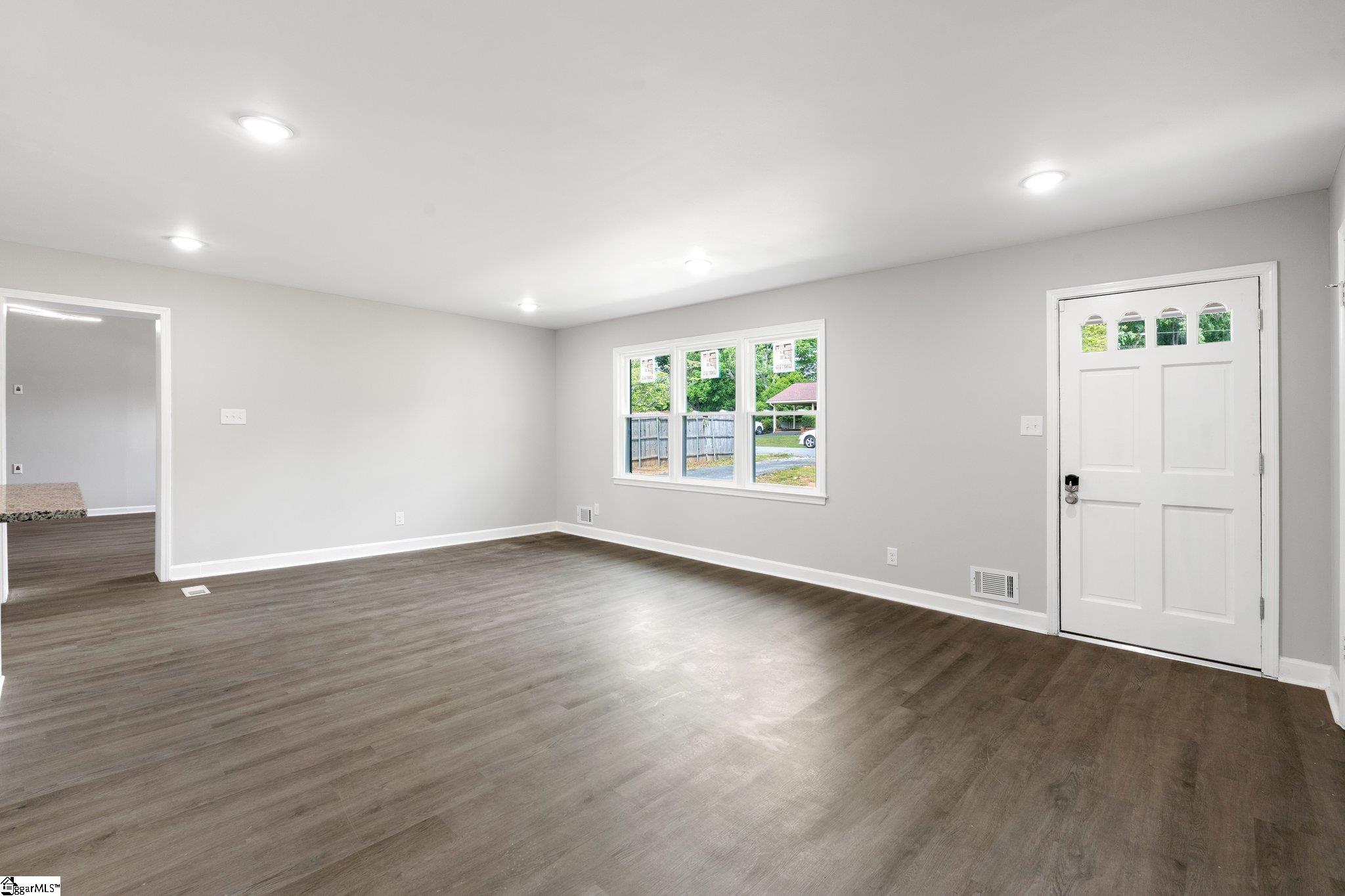 160 Meadow Street Spartanburg, SC 29307