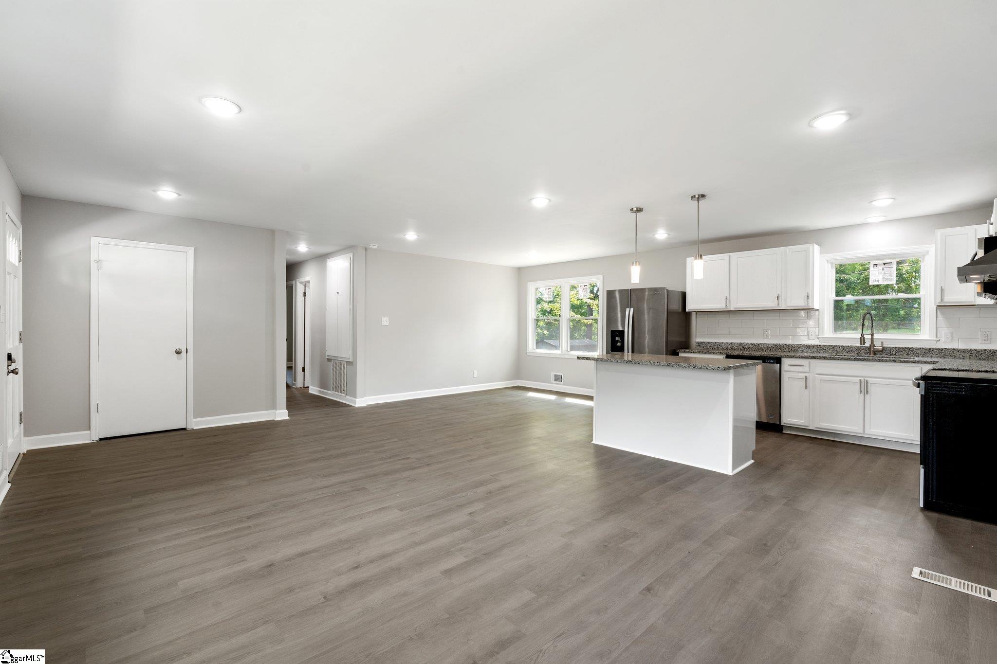 160 Meadow Street Spartanburg, SC 29307