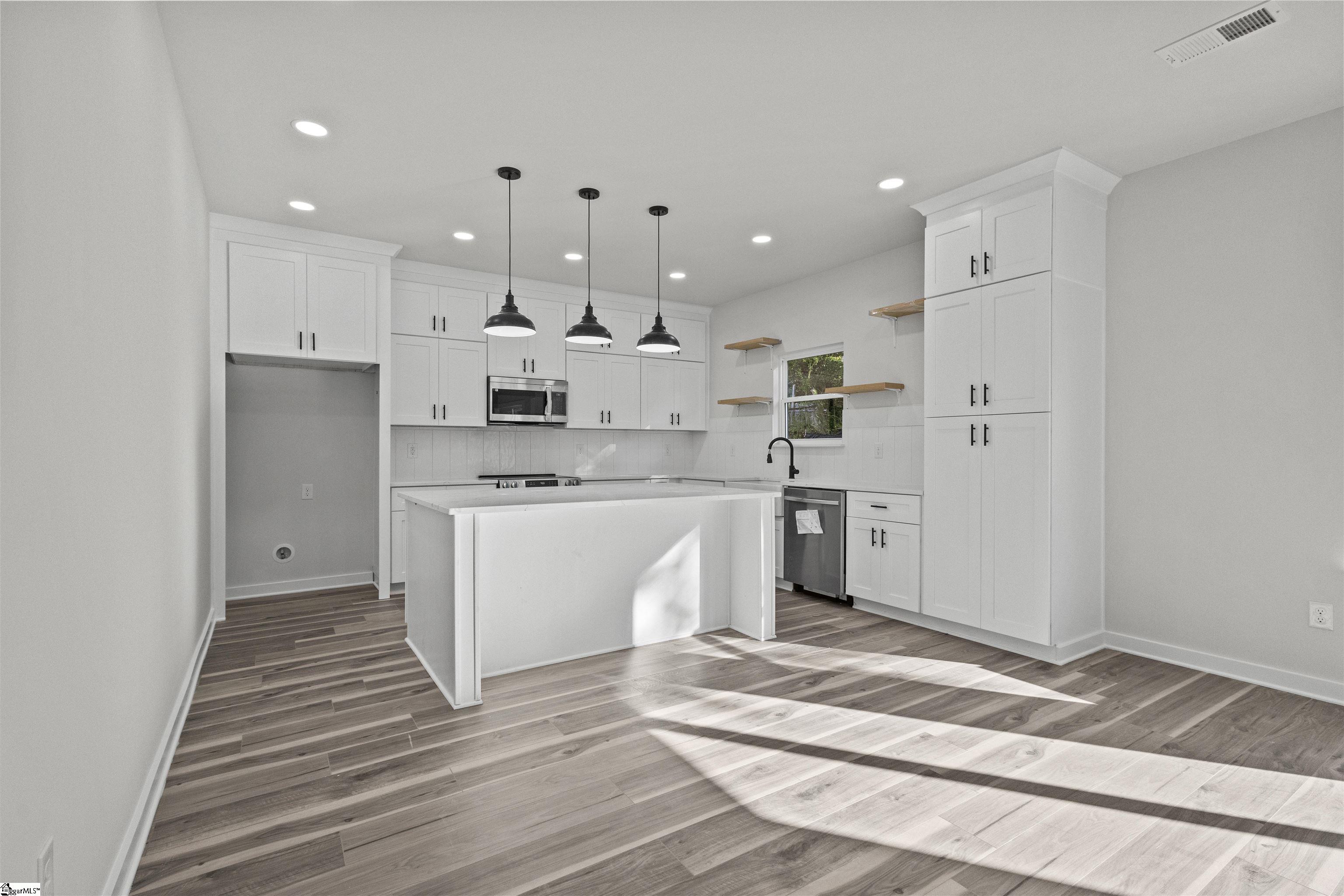 101 Daisy Lane Easley, SC 29640-2034