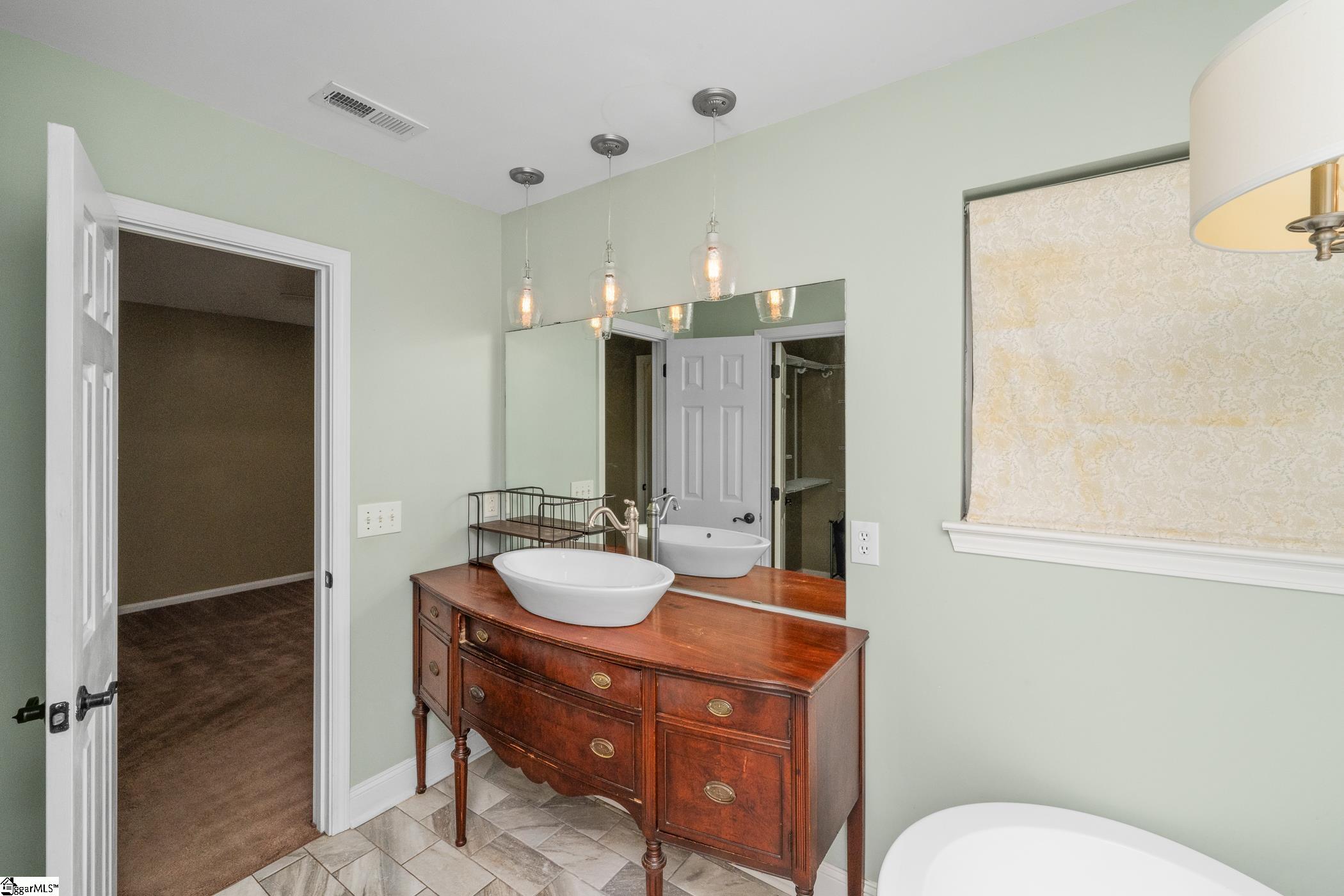 7 Ladybird Court Simpsonville, SC 29680