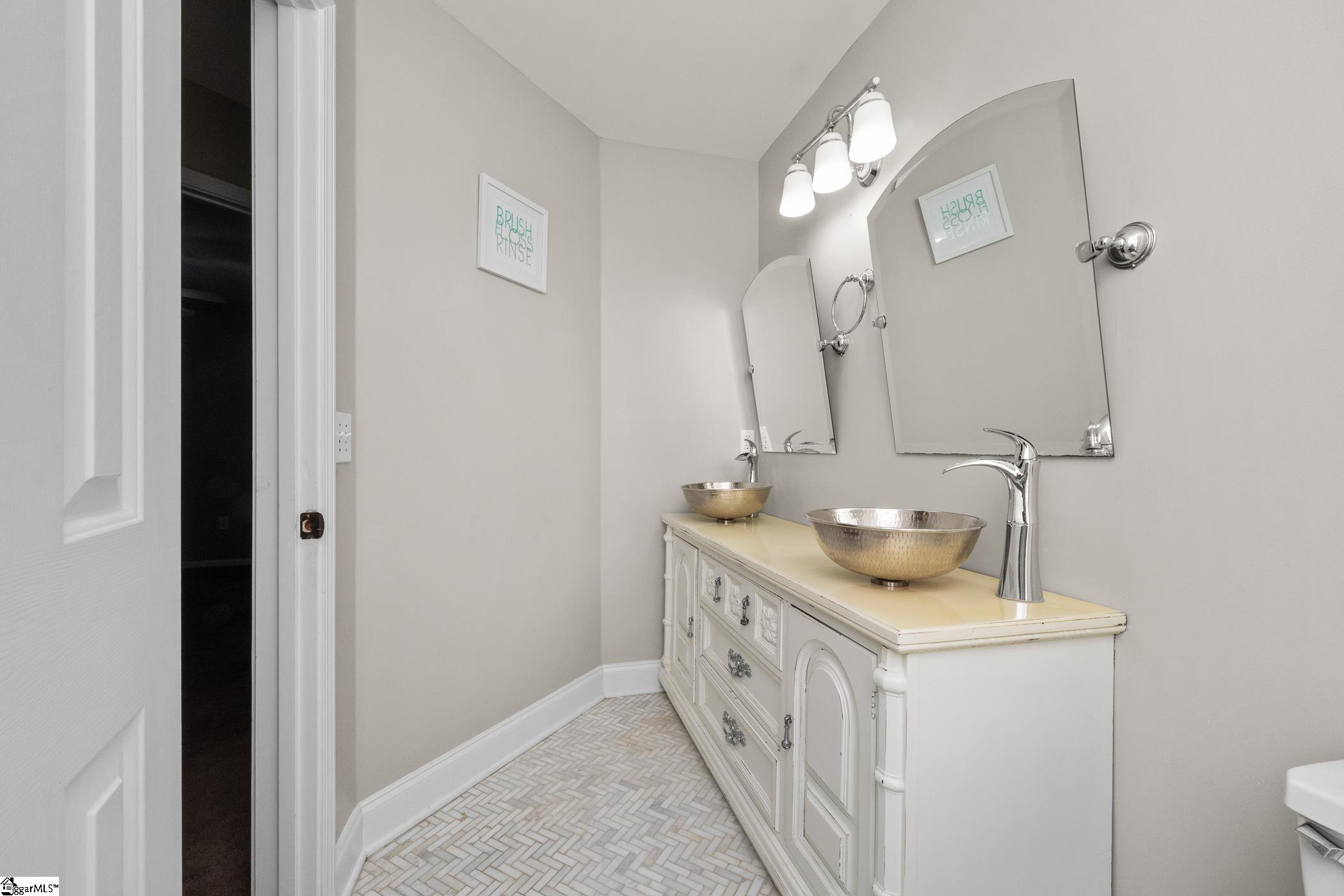 7 Ladybird Court Simpsonville, SC 29680