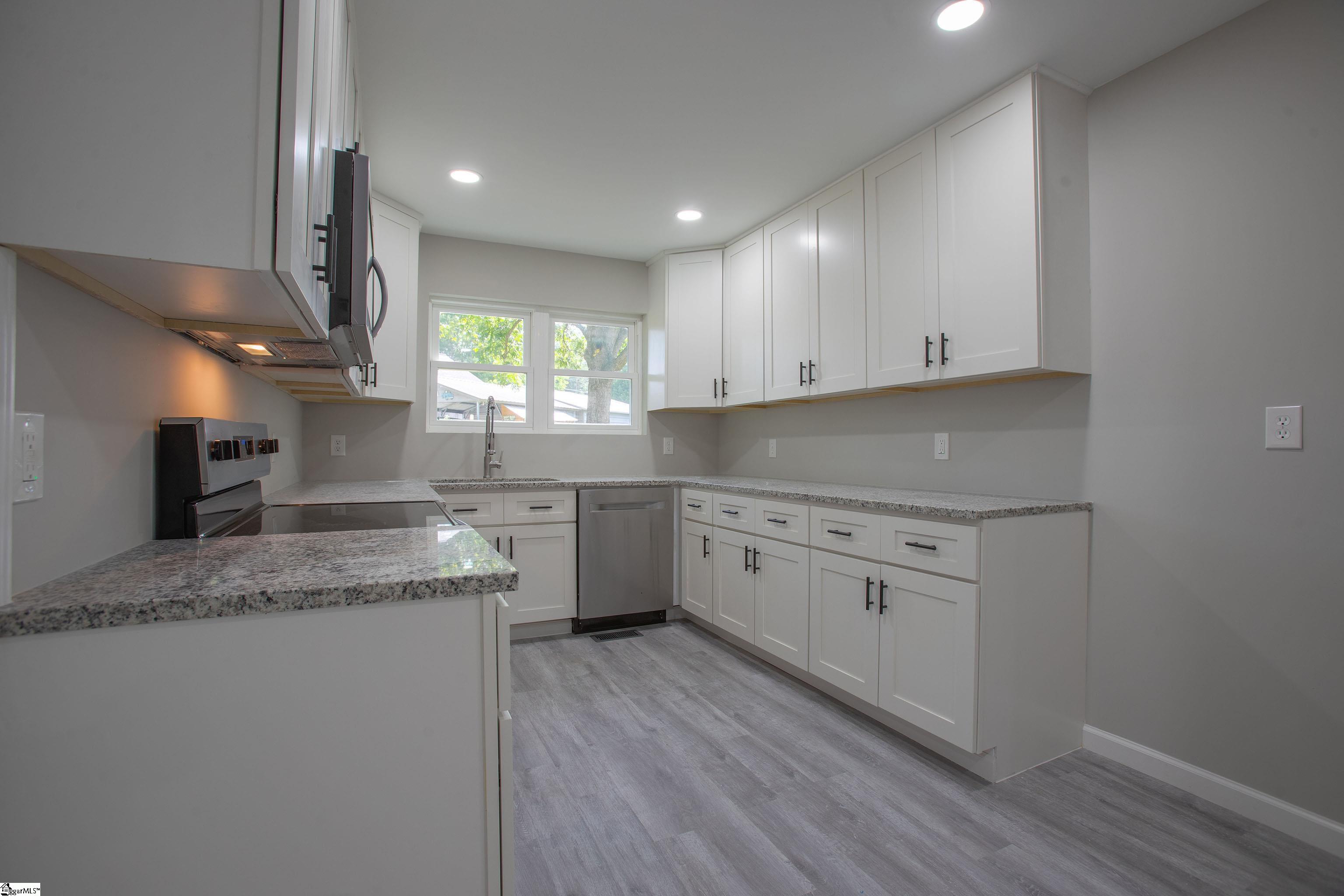135 Regent Street Spartanburg, SC 29302-4330