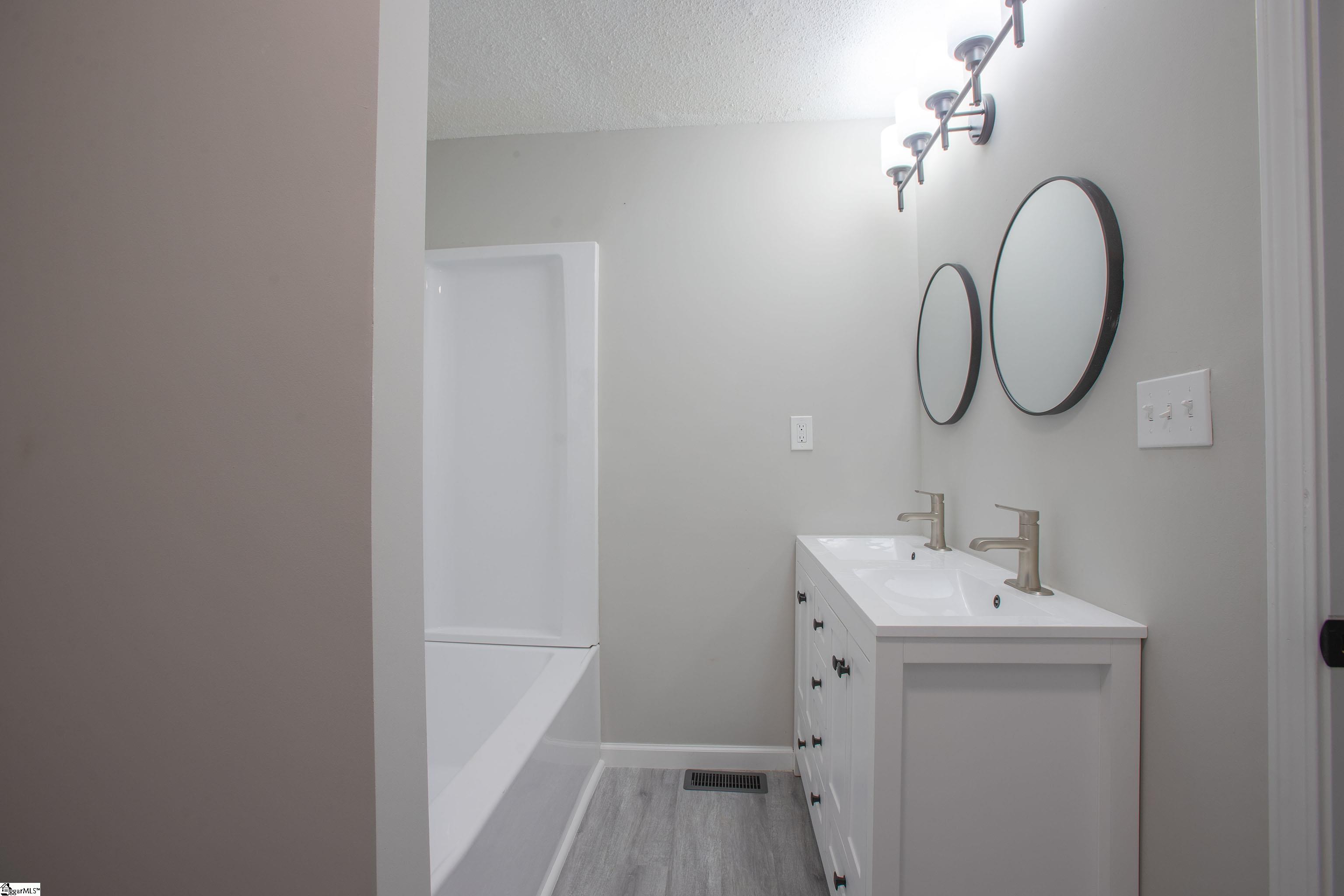 135 Regent Street Spartanburg, SC 29302-4330