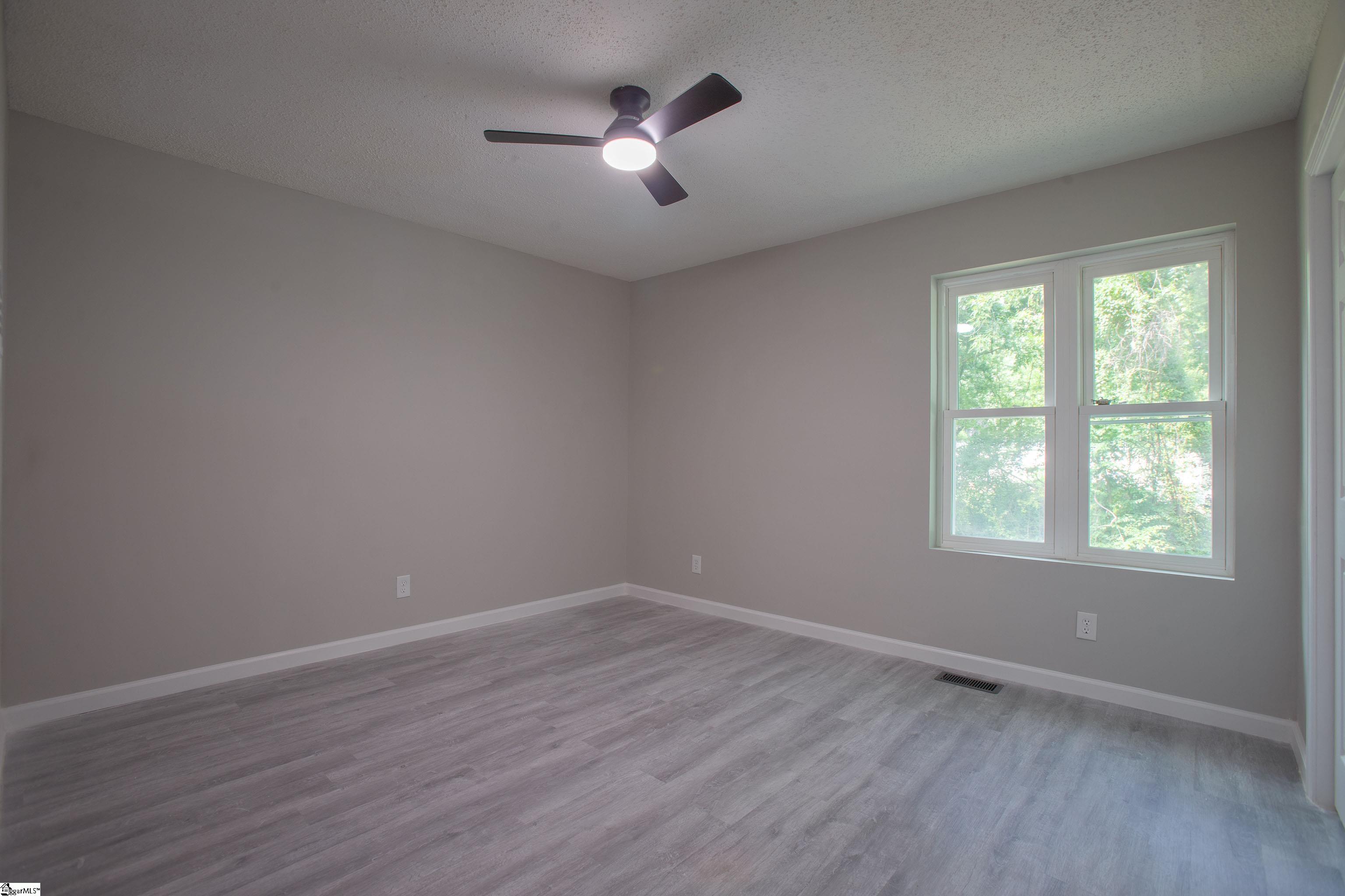135 Regent Street Spartanburg, SC 29302-4330