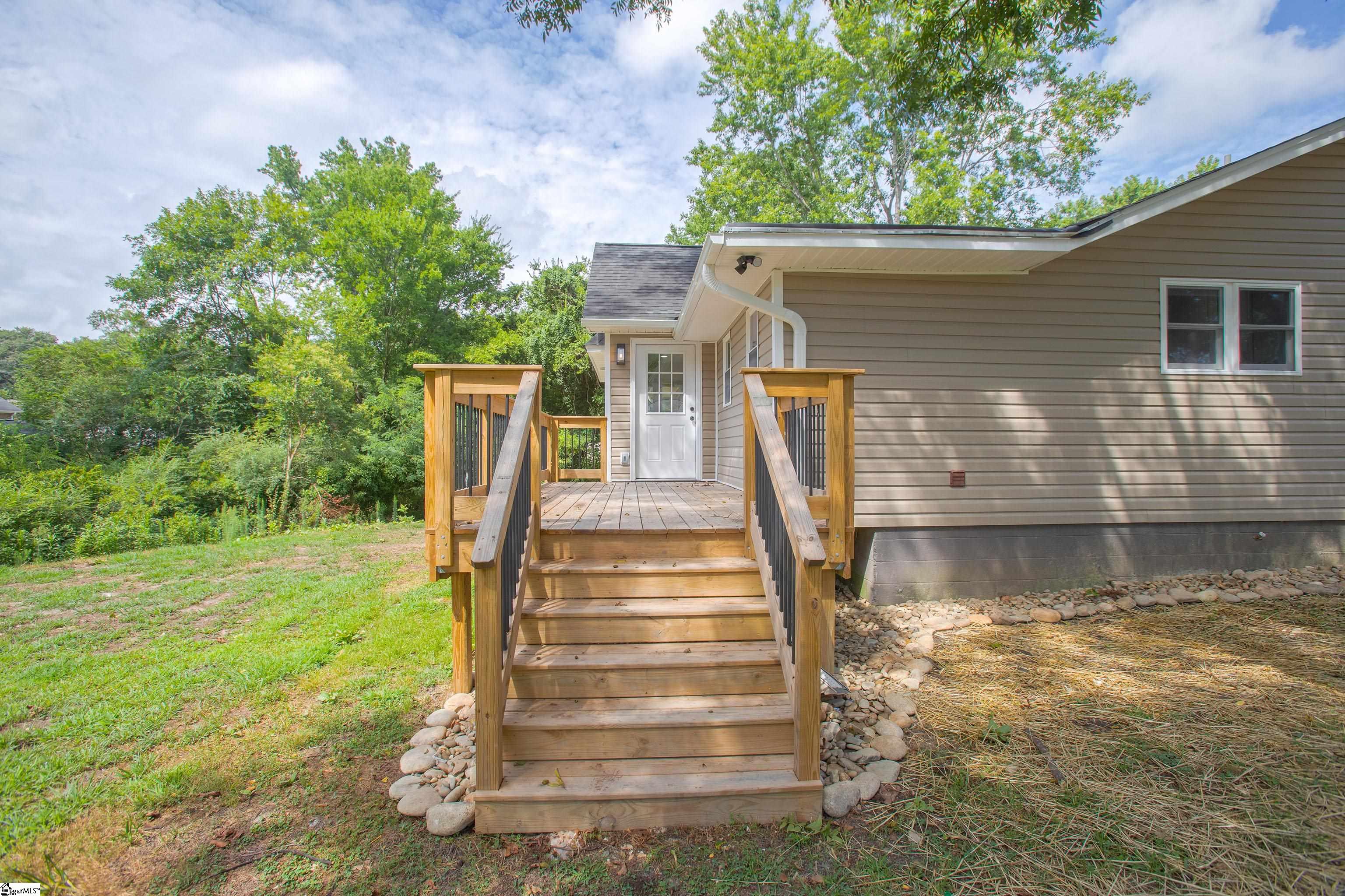 135 Regent Street Spartanburg, SC 29302-4330