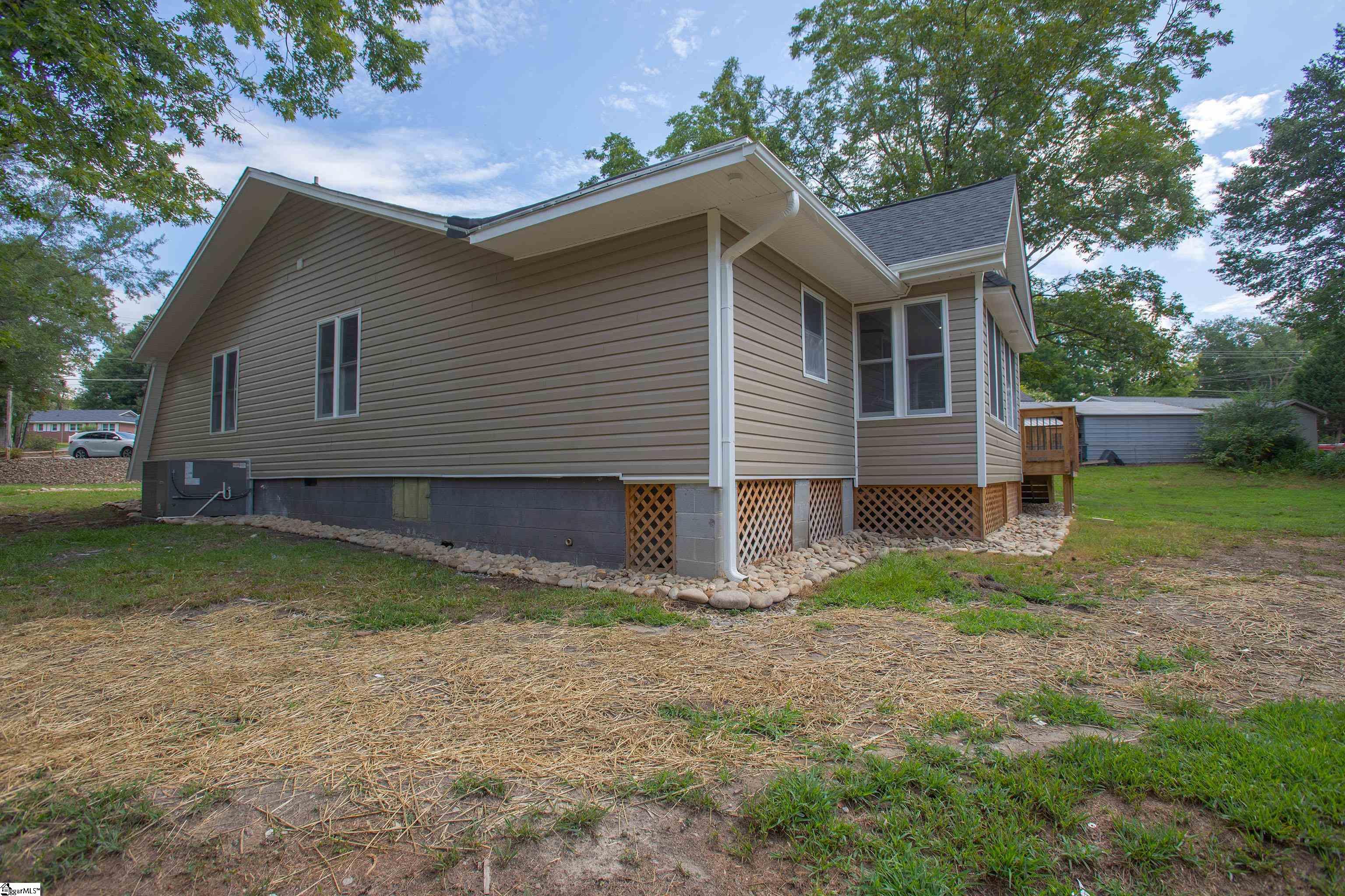 135 Regent Street Spartanburg, SC 29302-4330