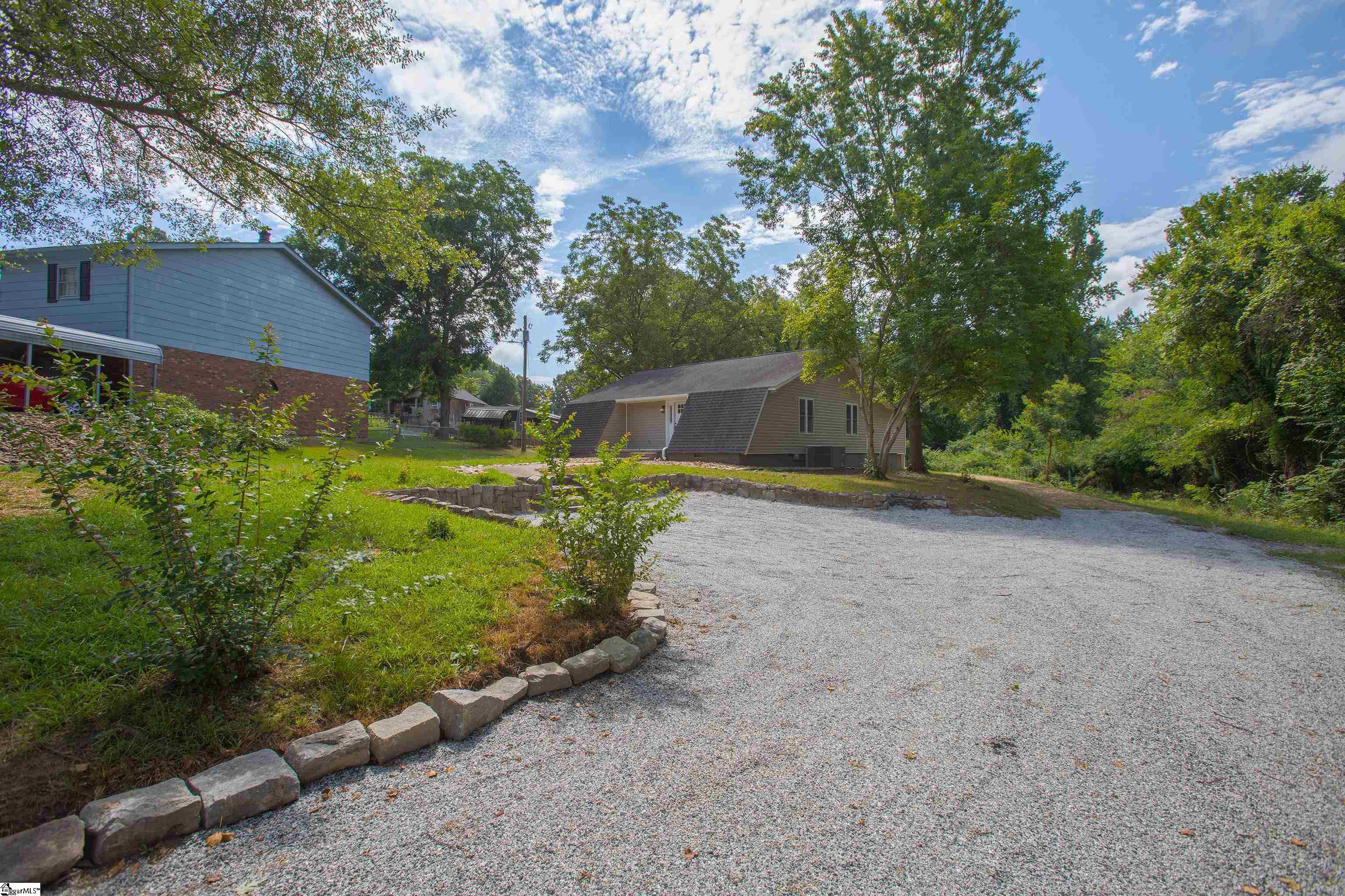 135 Regent Street Spartanburg, SC 29302-4330