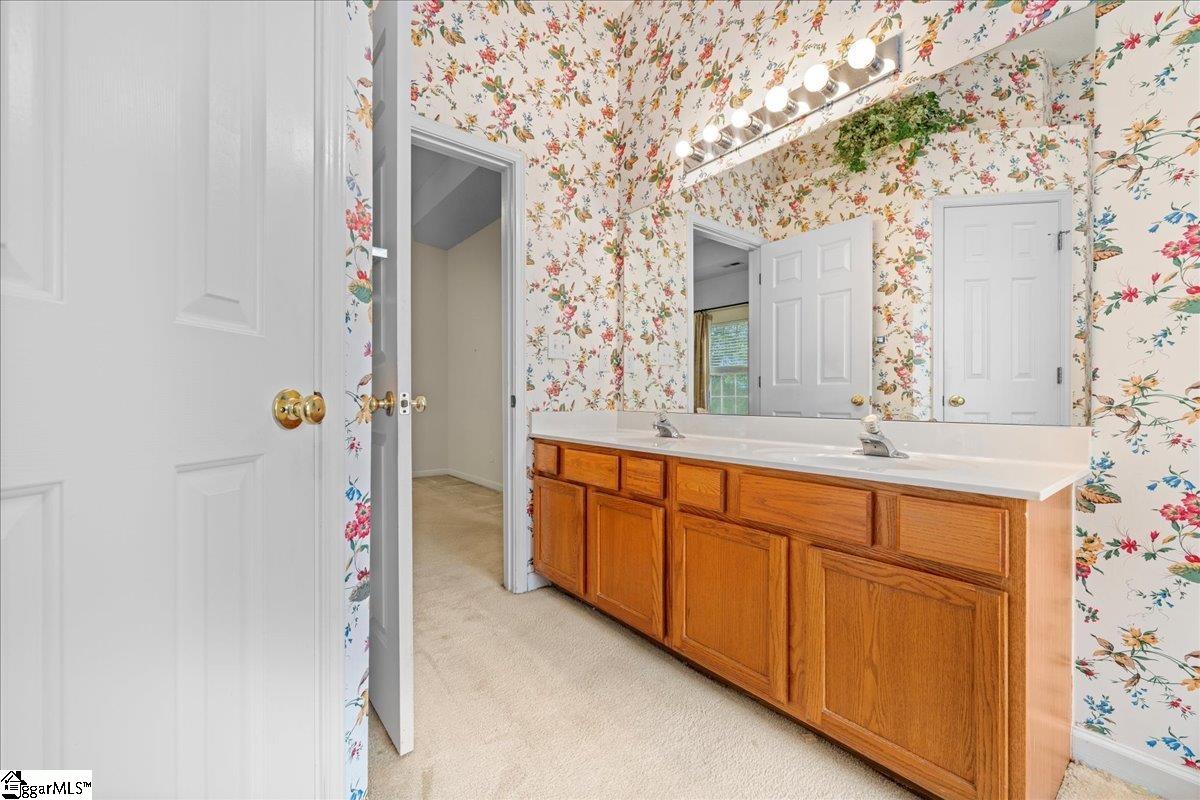 8 Birkdale Drive Simpsonville, SC 29681