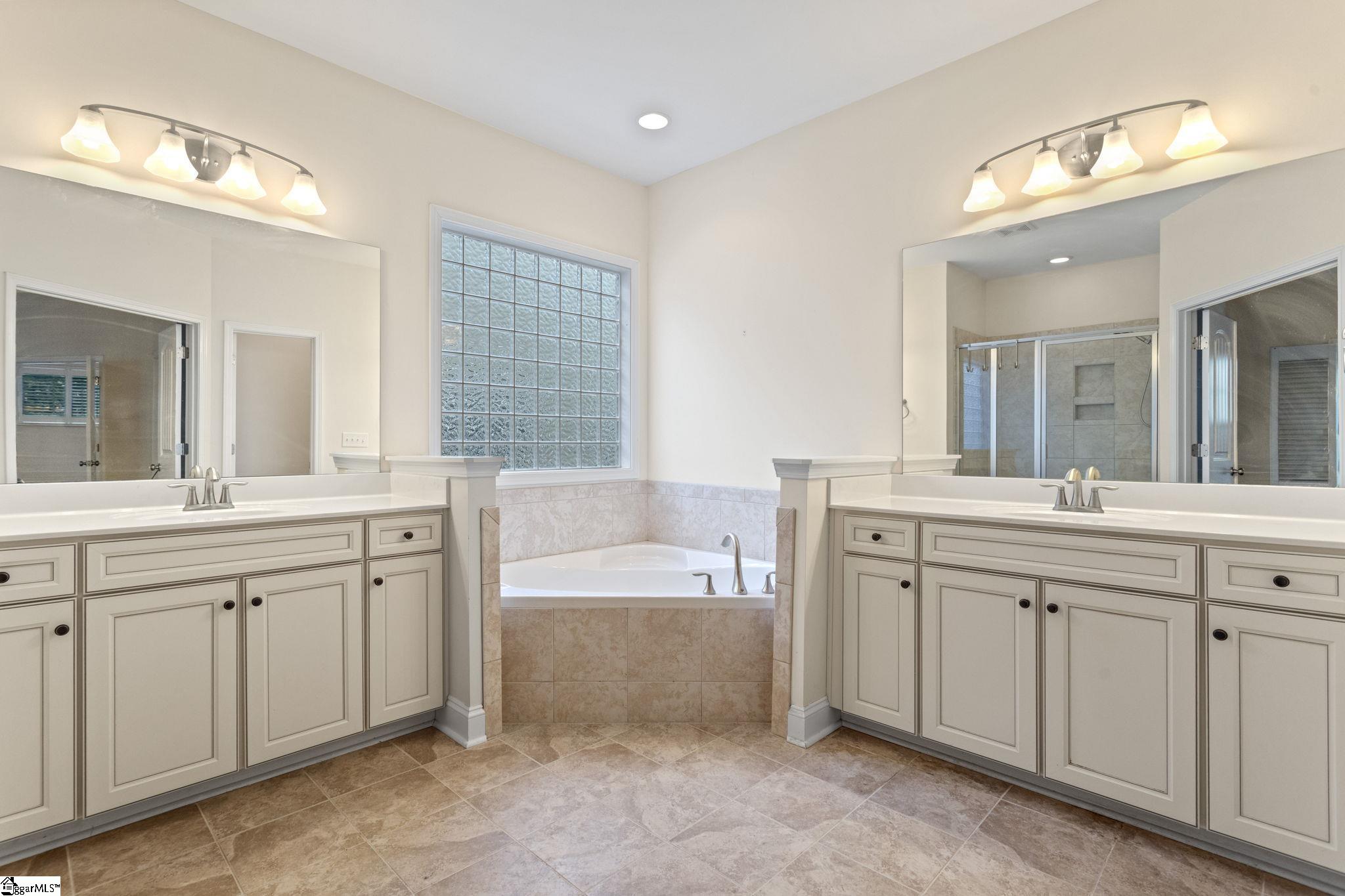 16 Wiscasset Way Greenville, SC 29615