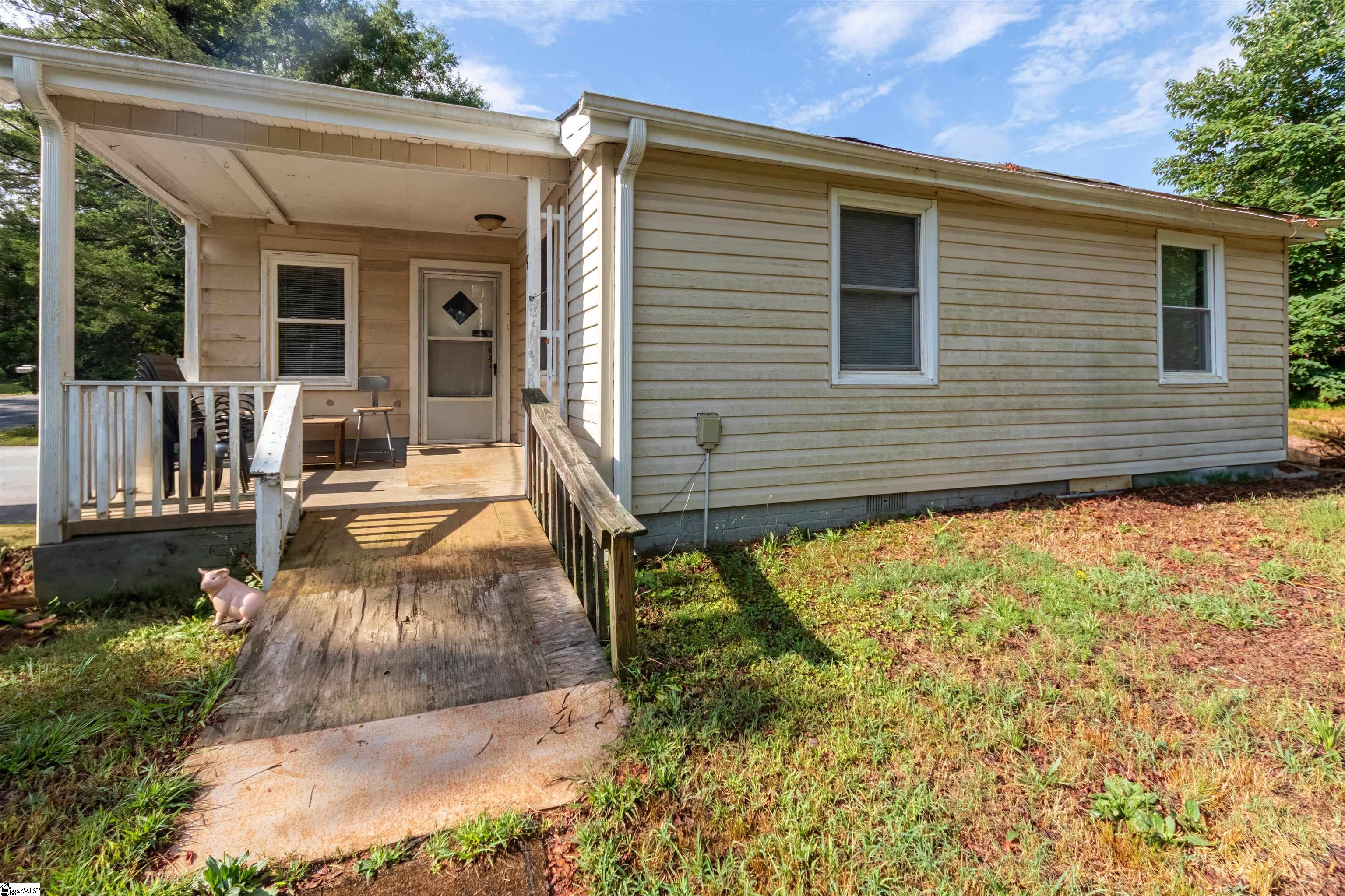 9 Williams Street Taylors, SC 29687